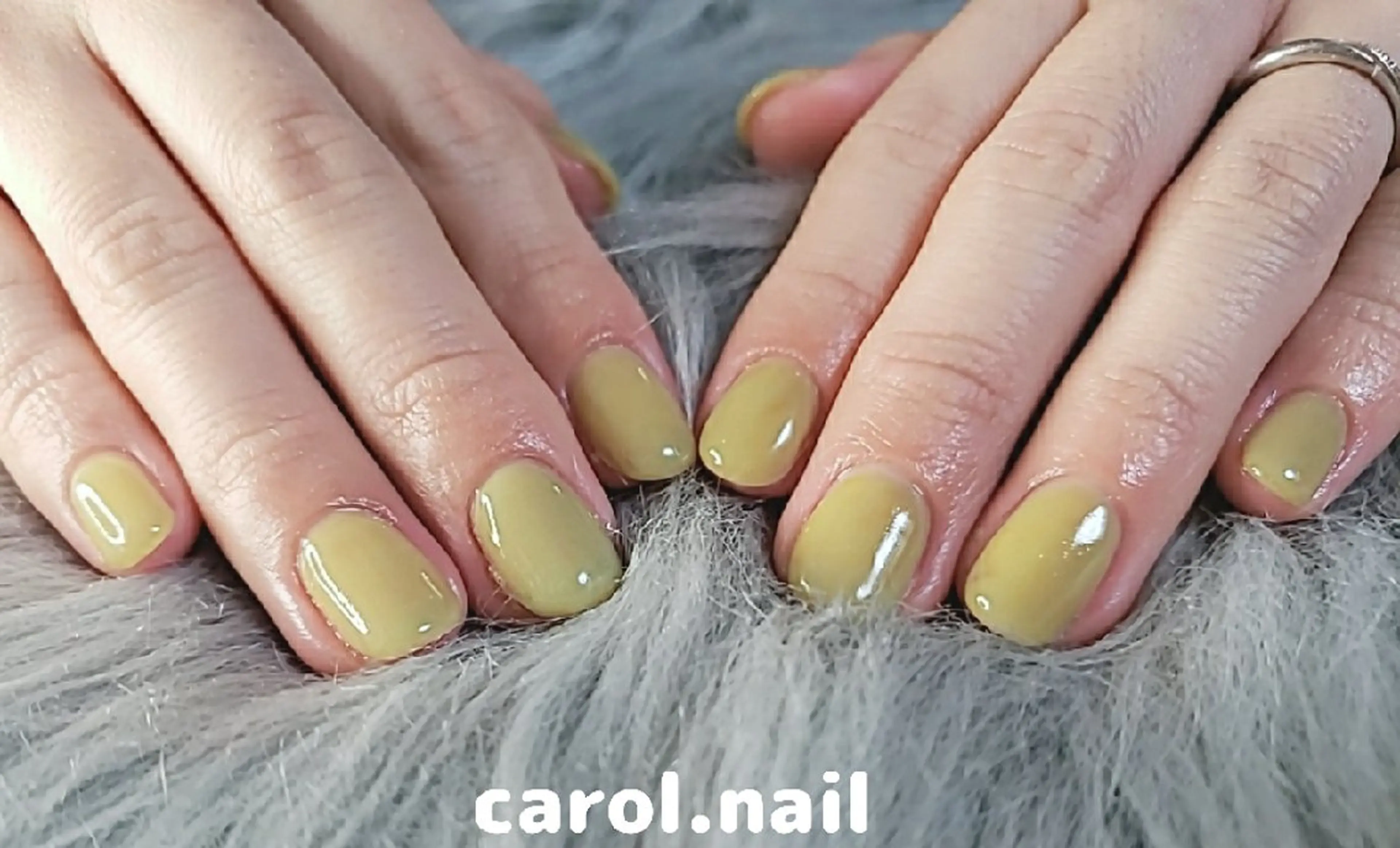 ネイル ワンカラーネイル ピスタチオネイル ハンドネイル carol nailのネイルデザイン