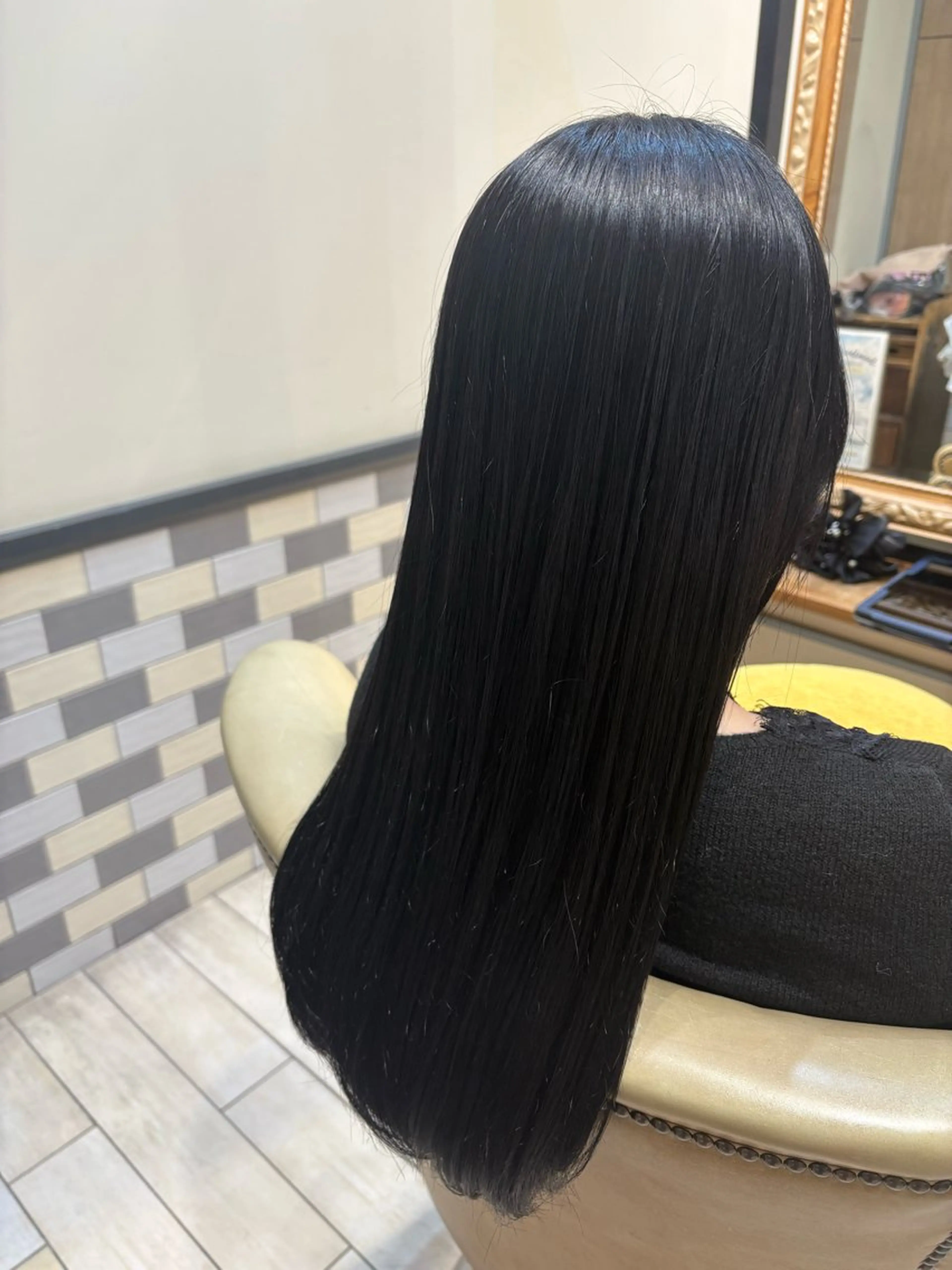 ロング カラー ヘアカラー トリートメント SUZUKI AIRIのヘアスタイル