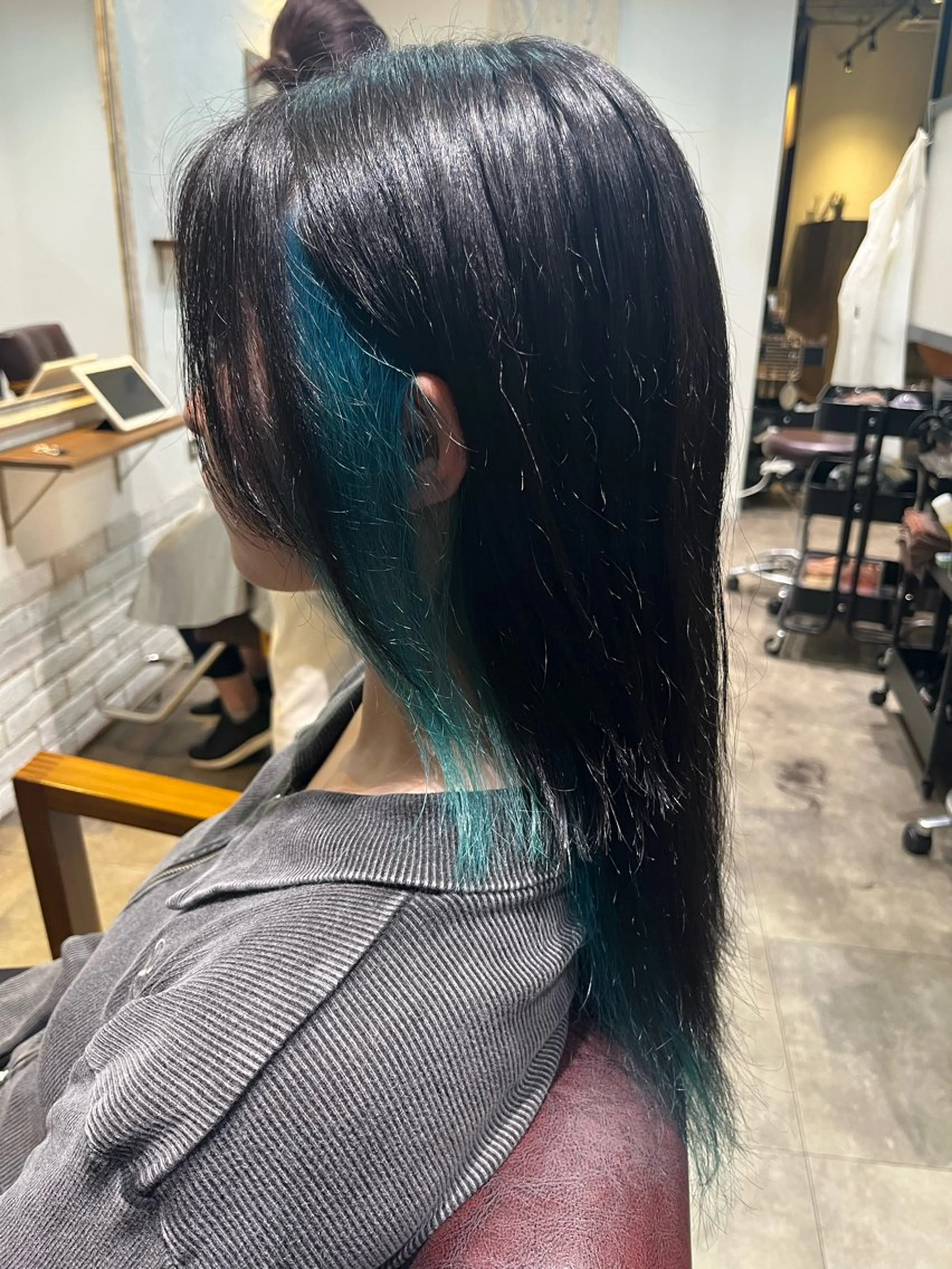 セミロング カット ヘアカラー loup yunaのヘアスタイル