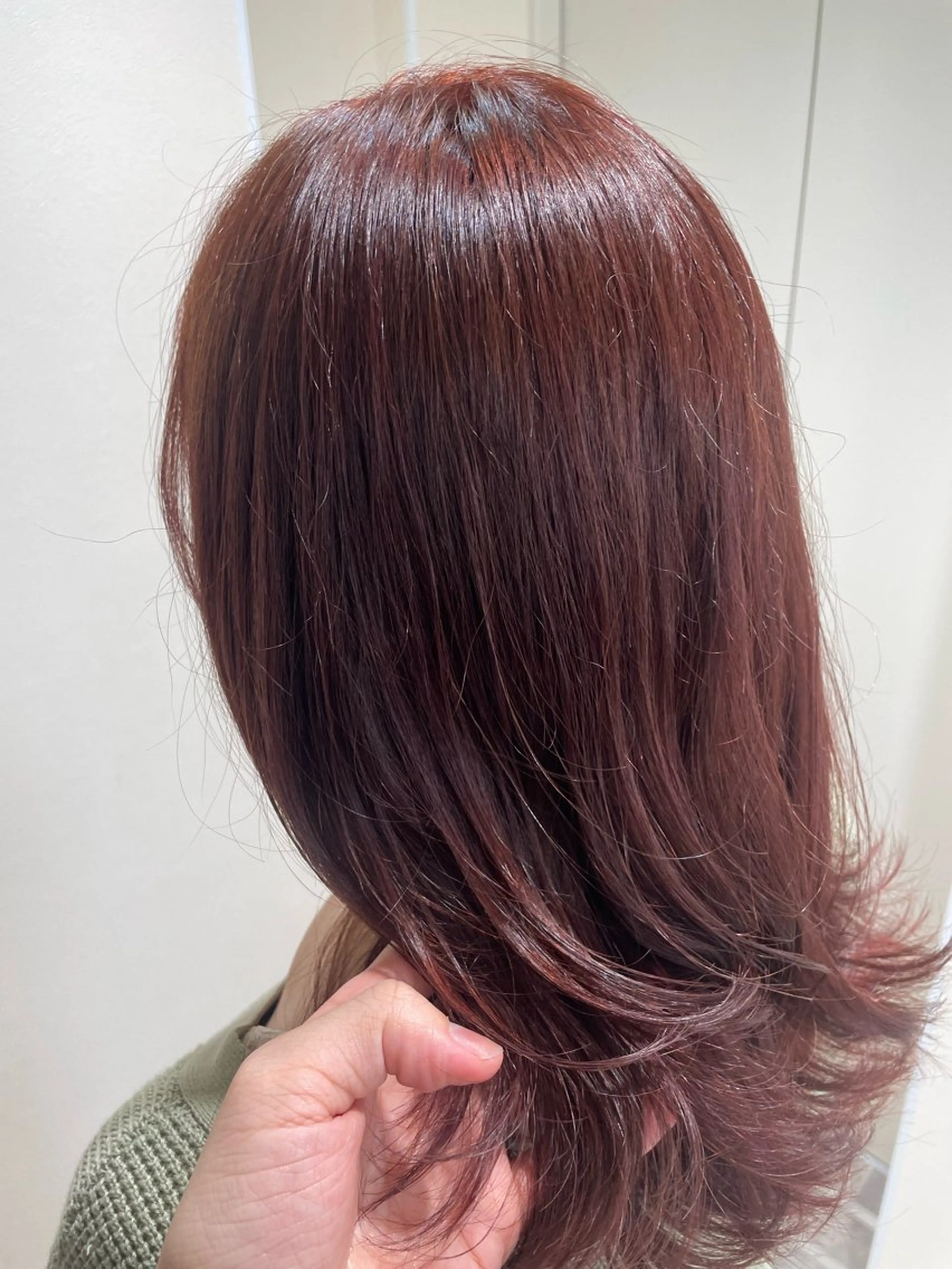 セミロング カラー NaVIユウジ 透明感カラーのヘアスタイル