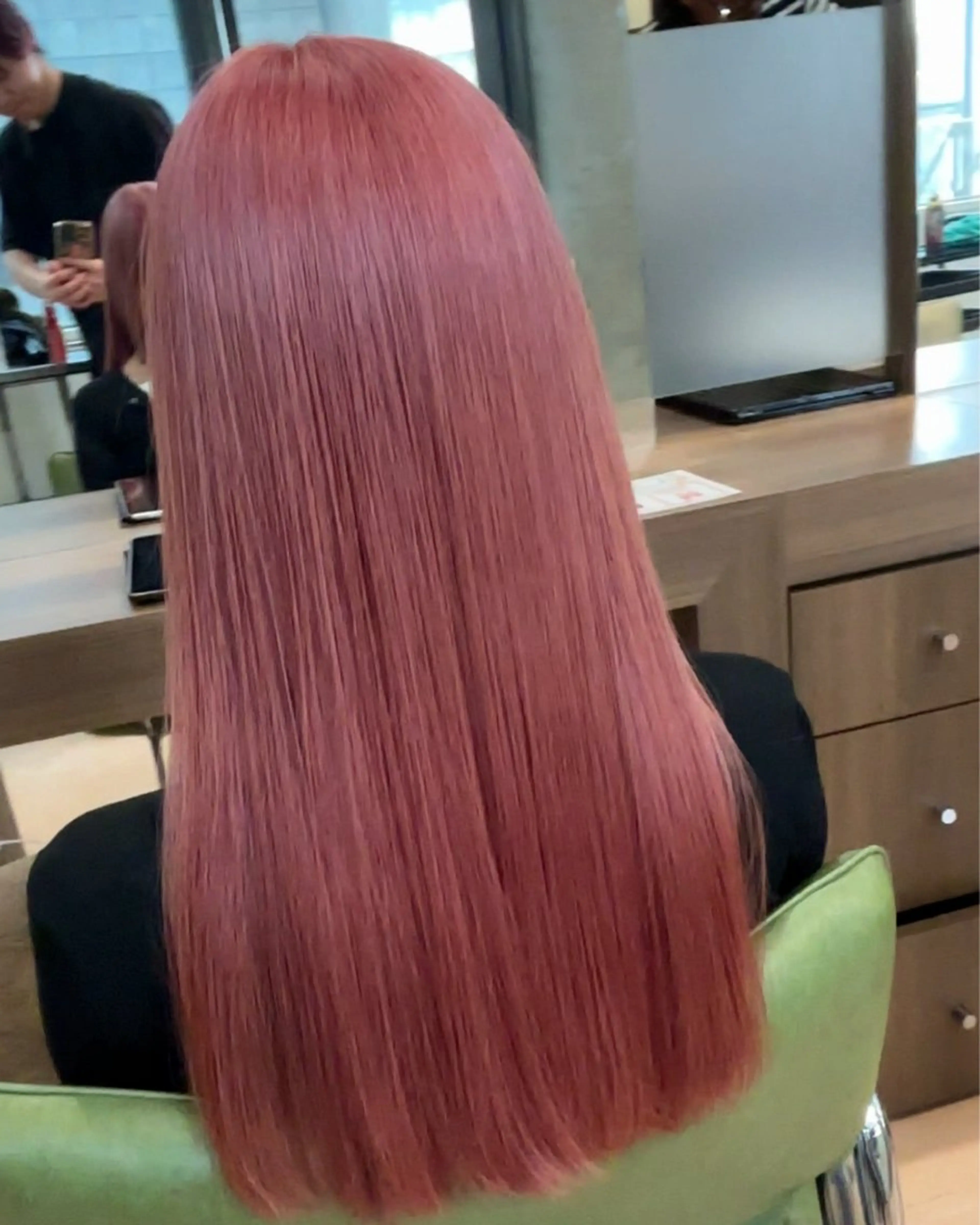 ロング カラー ベージュカラー ピンクカラー ピンクベージュ CONAN｜盛岡ボブ 特化/タッセルボブのヘアスタイル