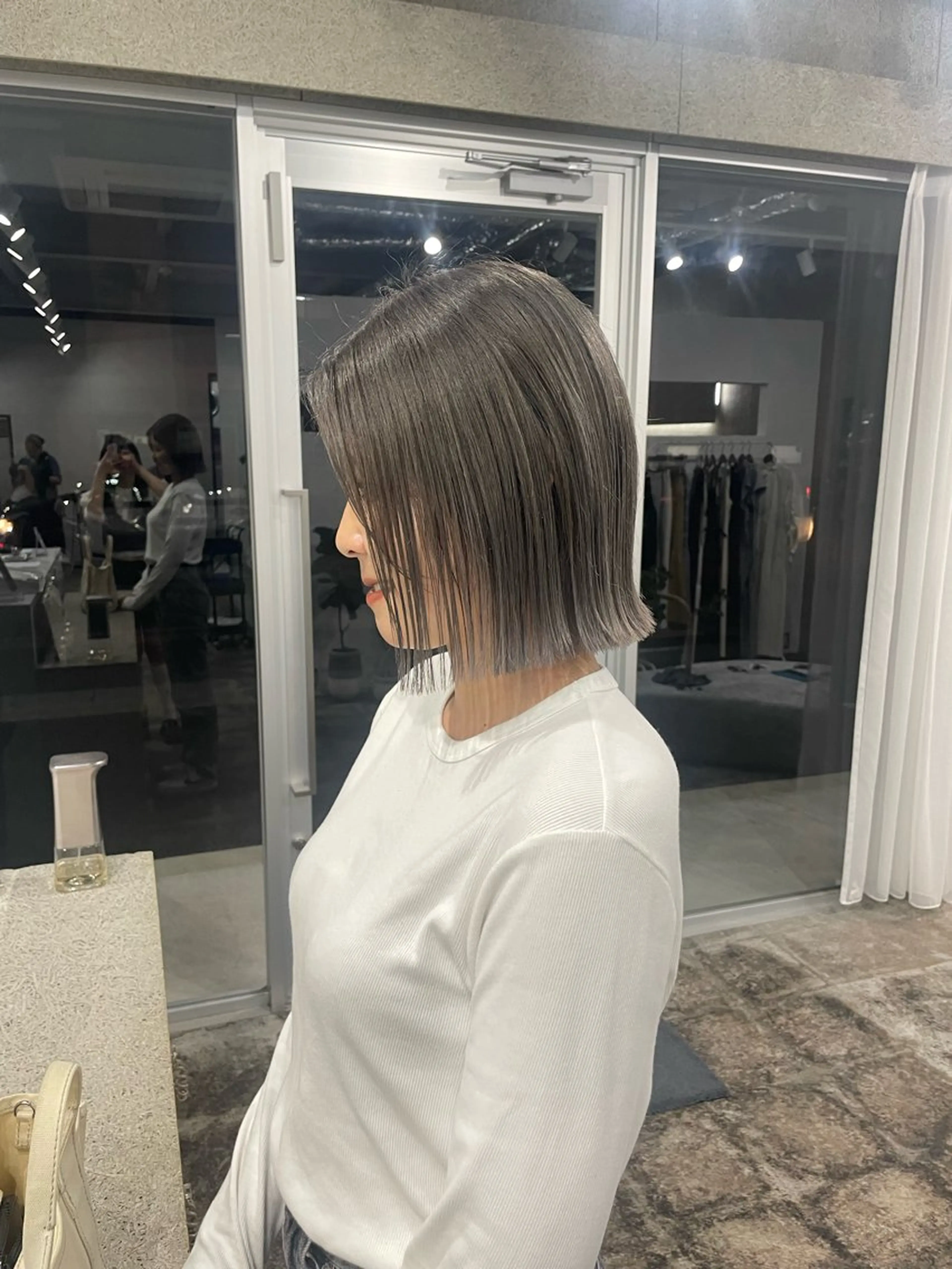 ミディアム カット ヘアカラー トリートメント shiba tomomiのヘアスタイル