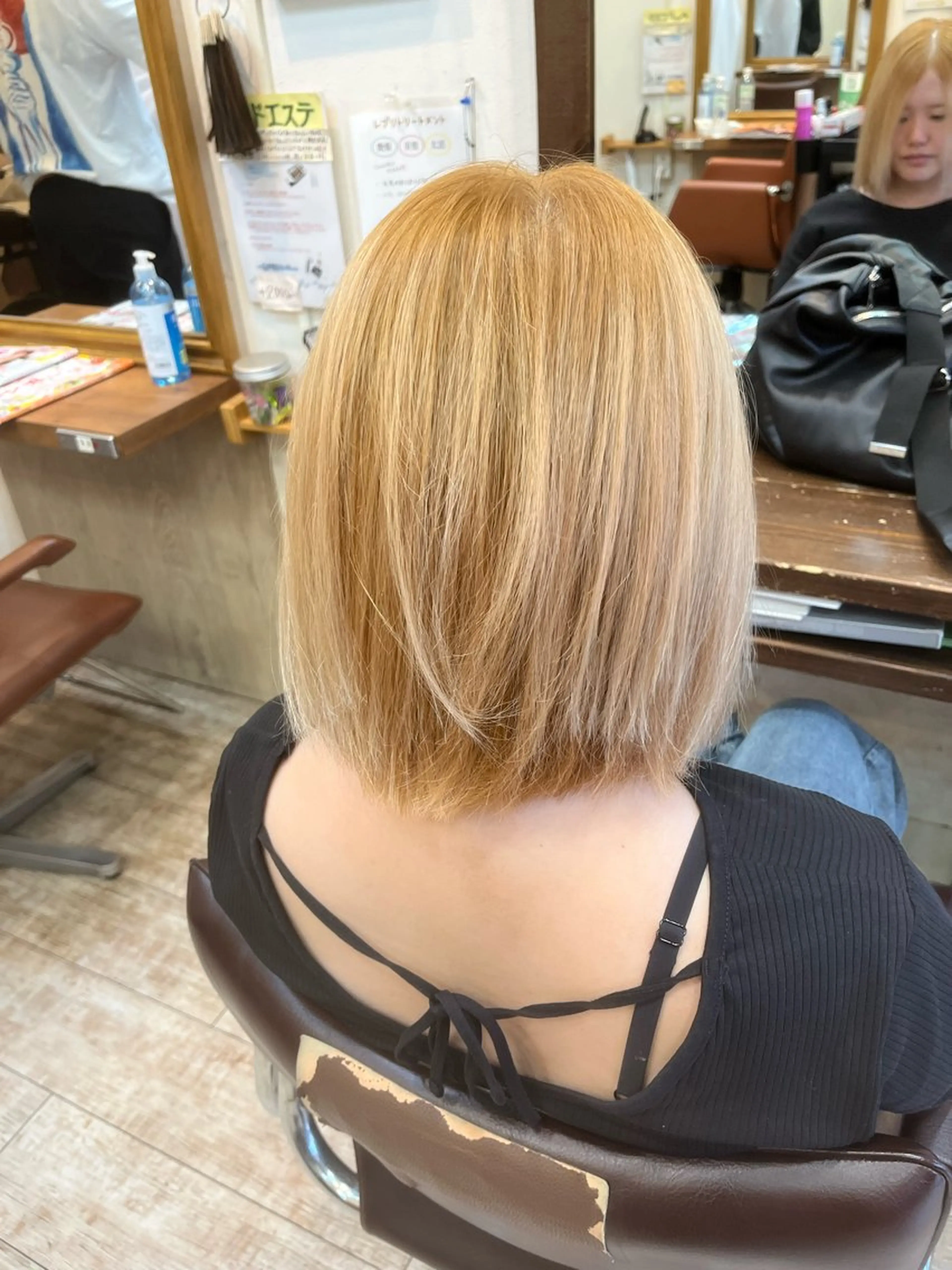 ミディアム カラー 切りっぱなしボブ ボブ レイヤーカット トリートメント カット トリートメント 関 健二郎のヘアスタイル