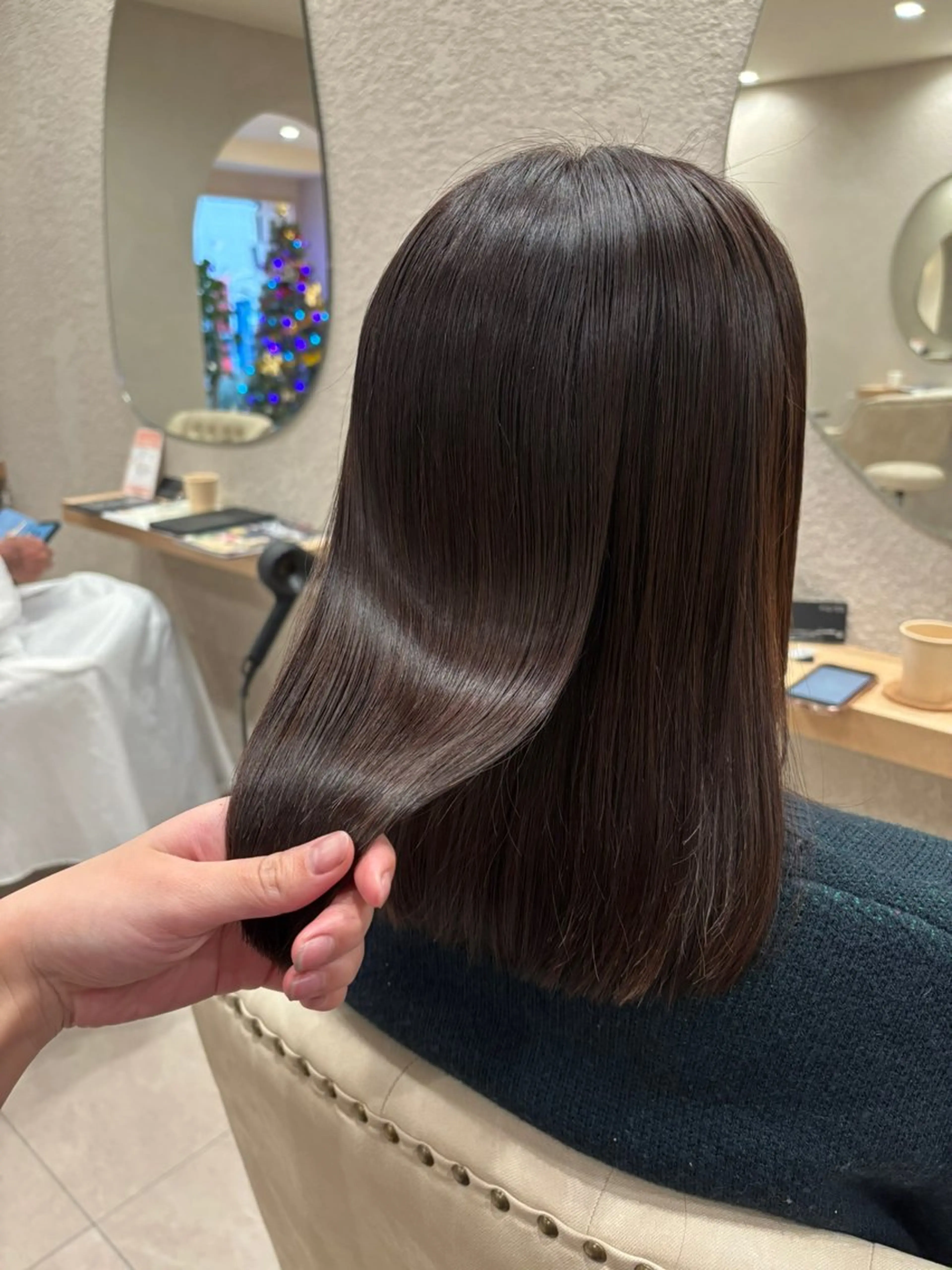 ミディアム カット 縮毛矯正 トリートメント ヘッドスパ 透明感カラー⭐️🌈 野村玲美のヘアスタイル