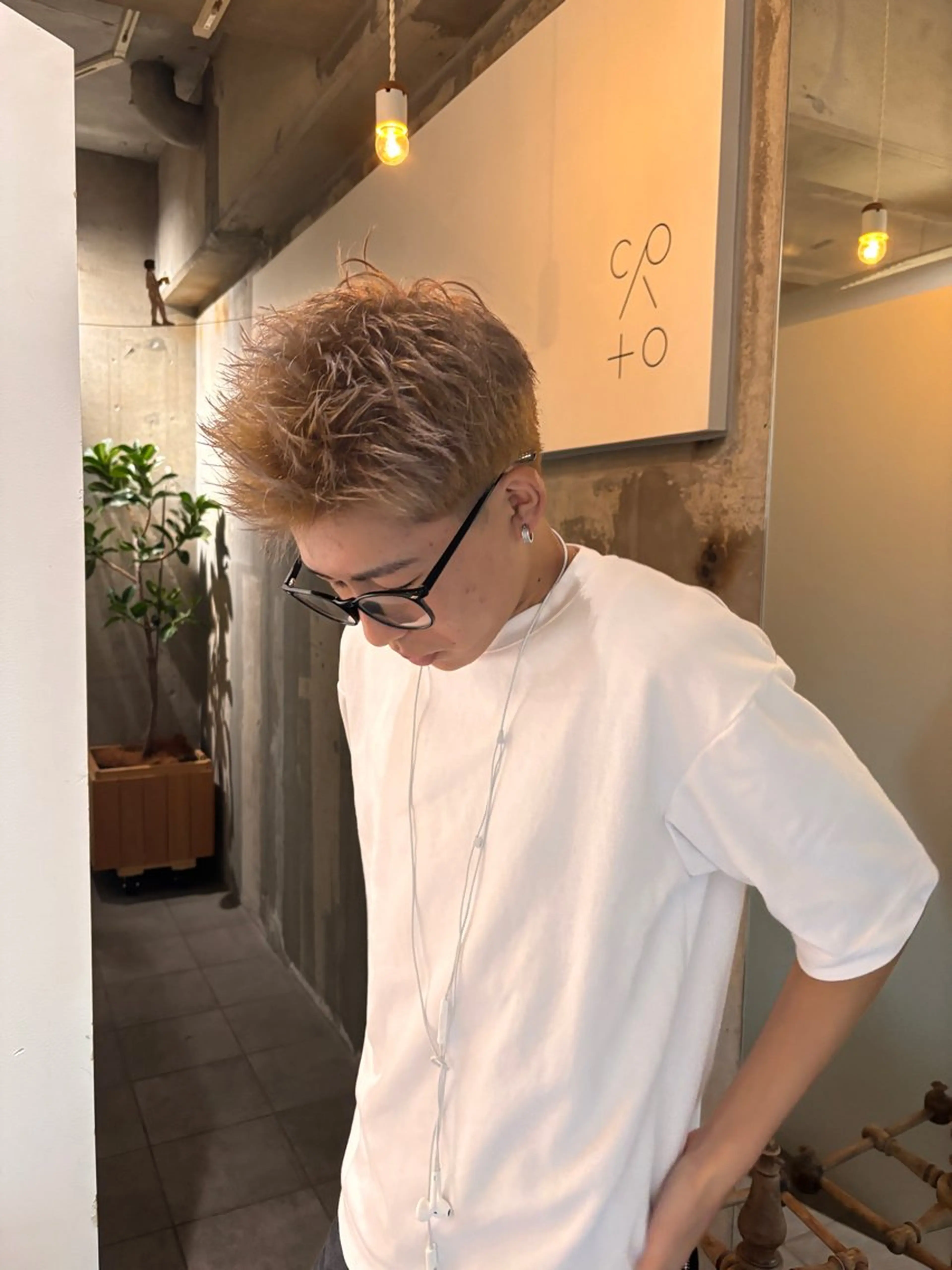 ショート mirai/レイヤー ボブ/デザインのヘアスタイル