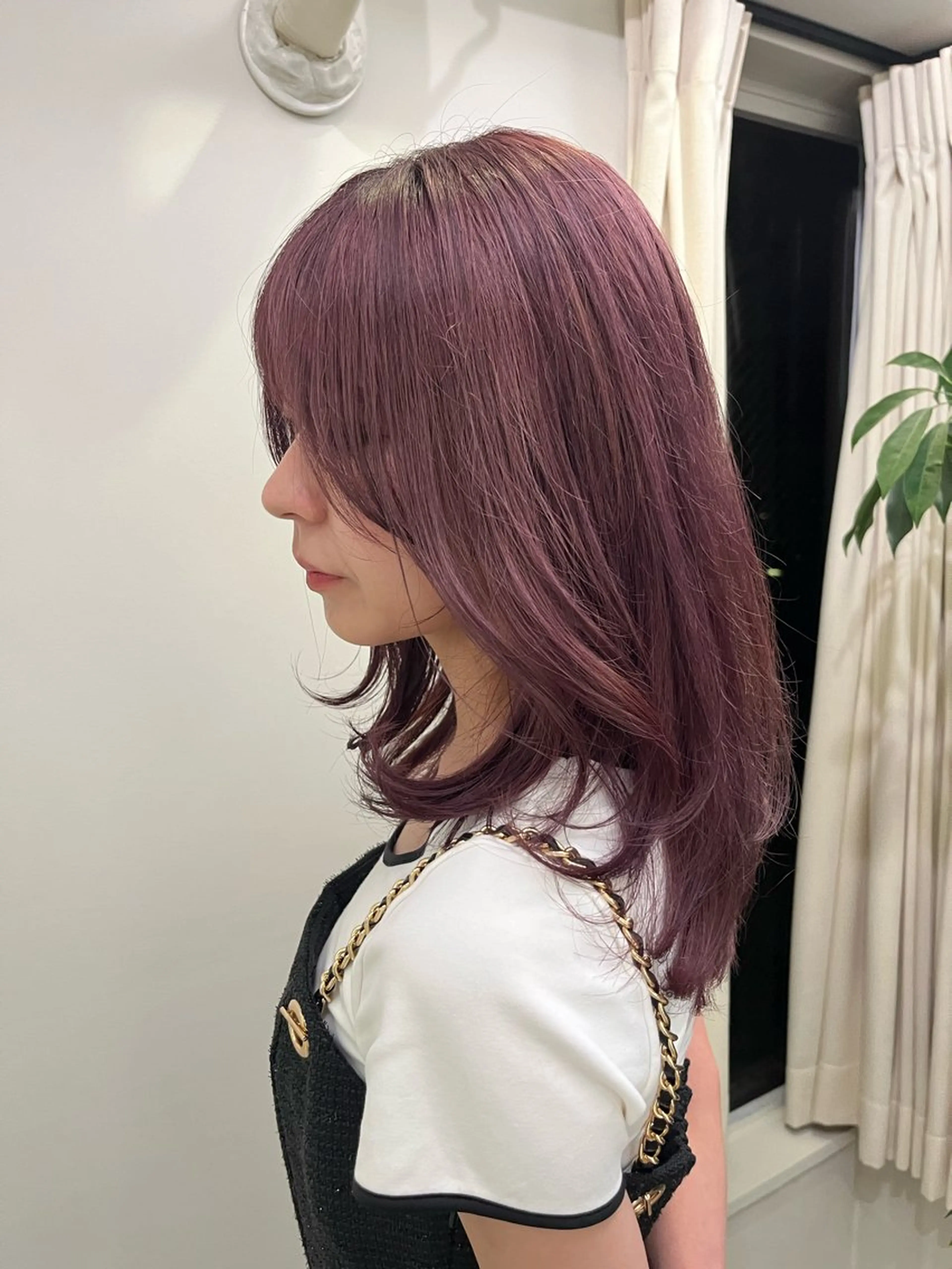 ミディアム カラー ラベンダーカラー ヘアカラー レイヤーカット🐩 透明感カラー モカのヘアスタイル