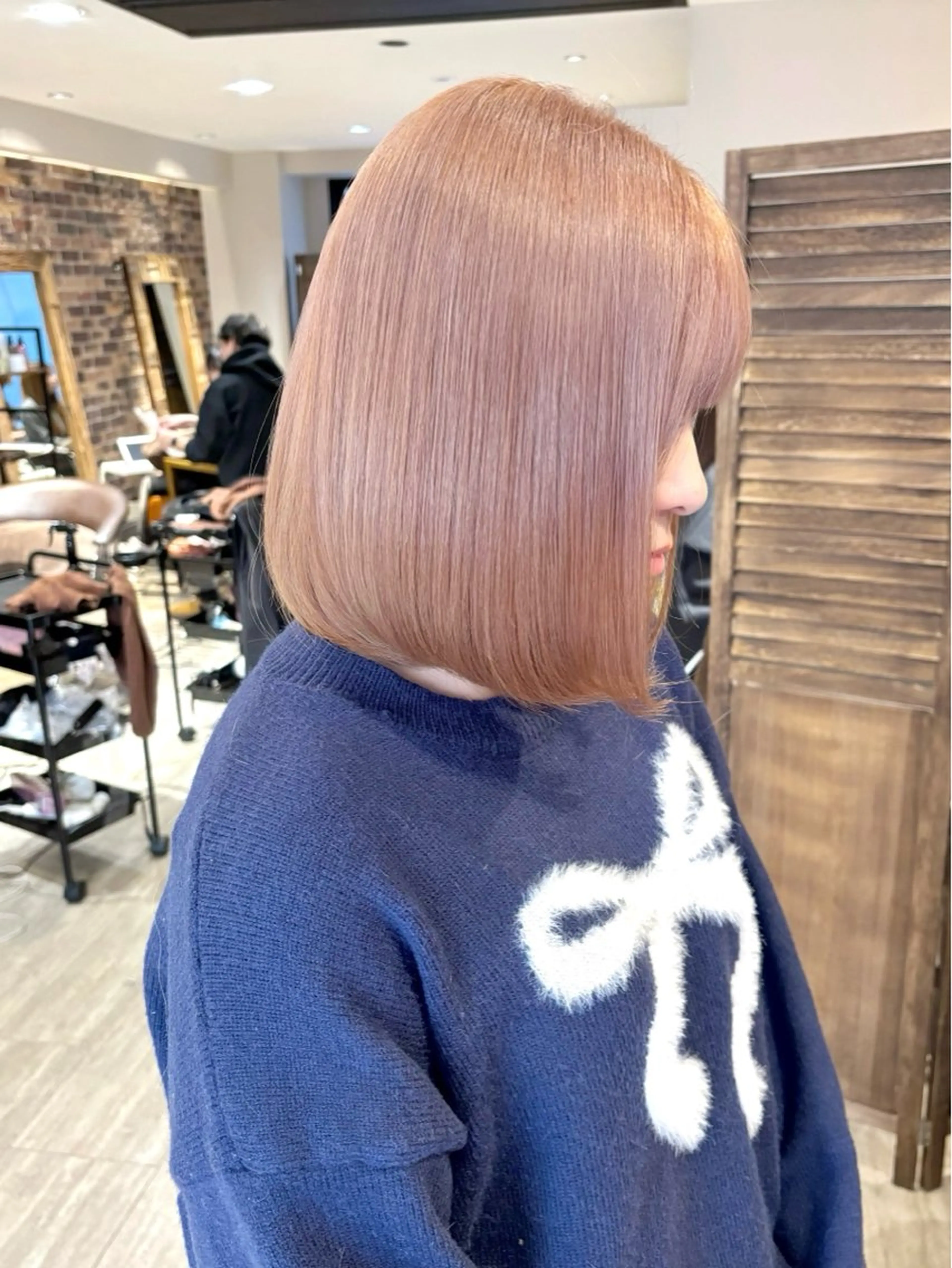 ミディアム 艶髪／透け感カラー ／ＲＹＯのヘアスタイル