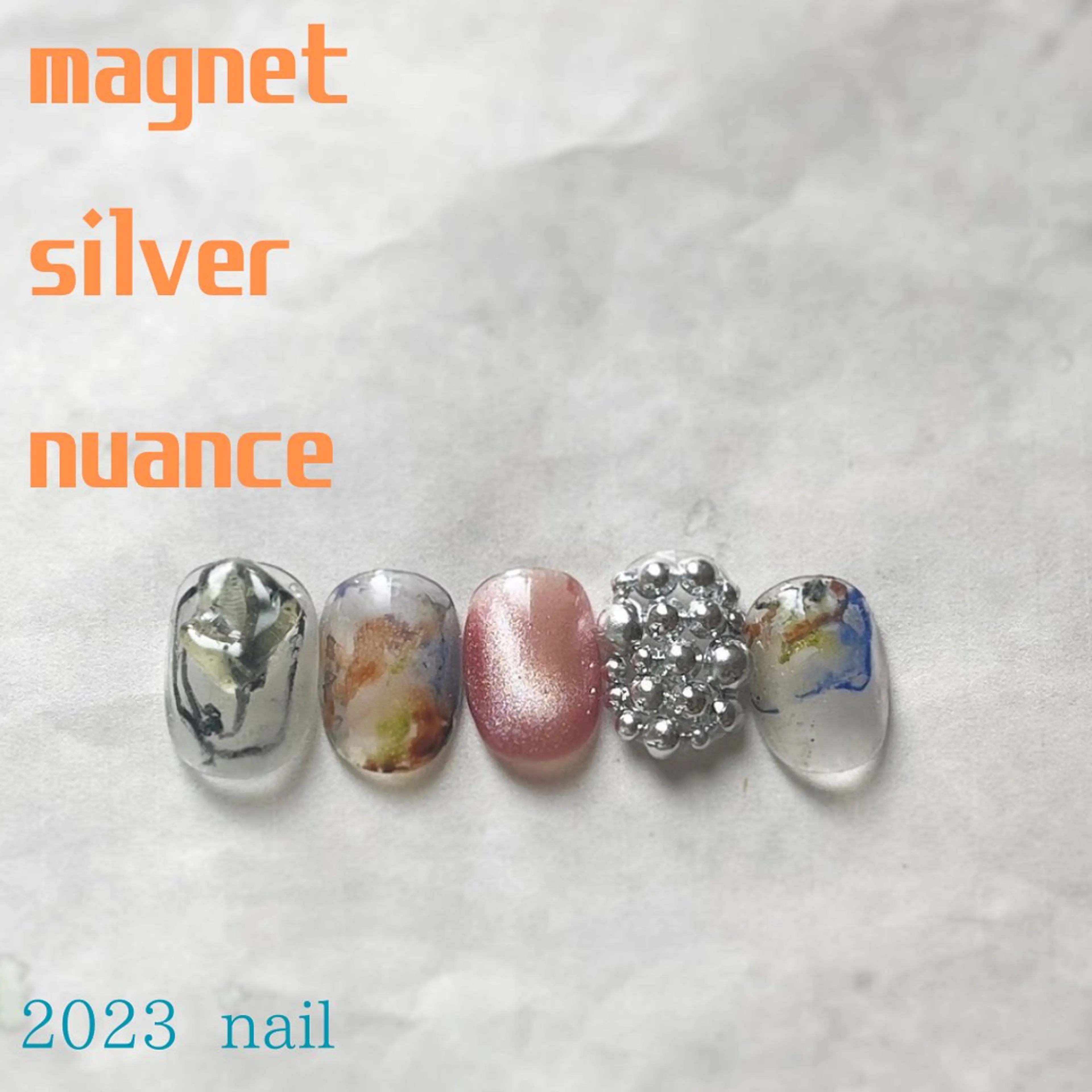 ネイル マグネットネイル ニュアンスネイル シルバー フリーランス¨̮⃝ ネイリストOKADAのネイルデザイン