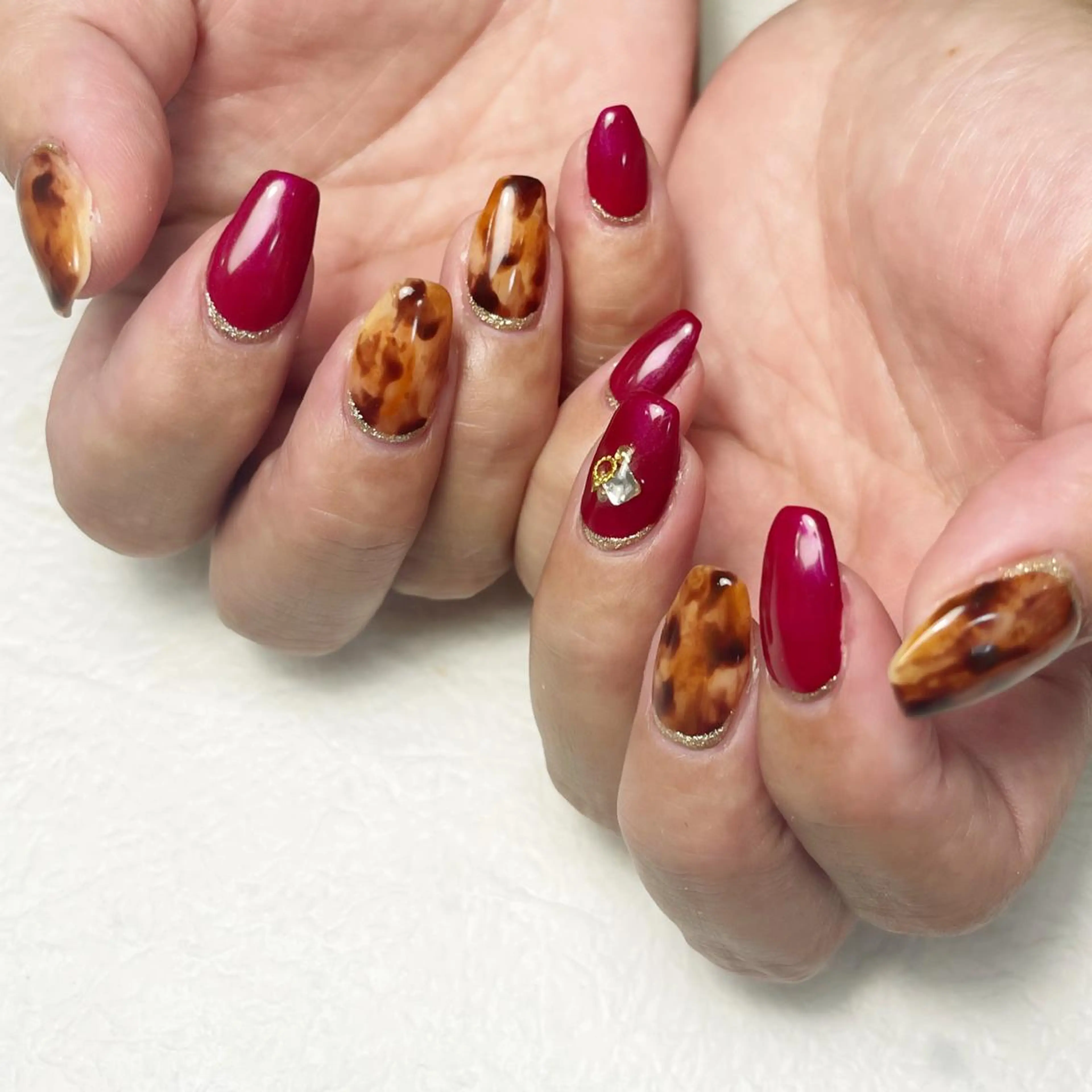 ネイル アートネイル べっ甲ネイル フットネイル ジェルネイル キラキラネイル Y nail なんば堀江店のネイルデザイン