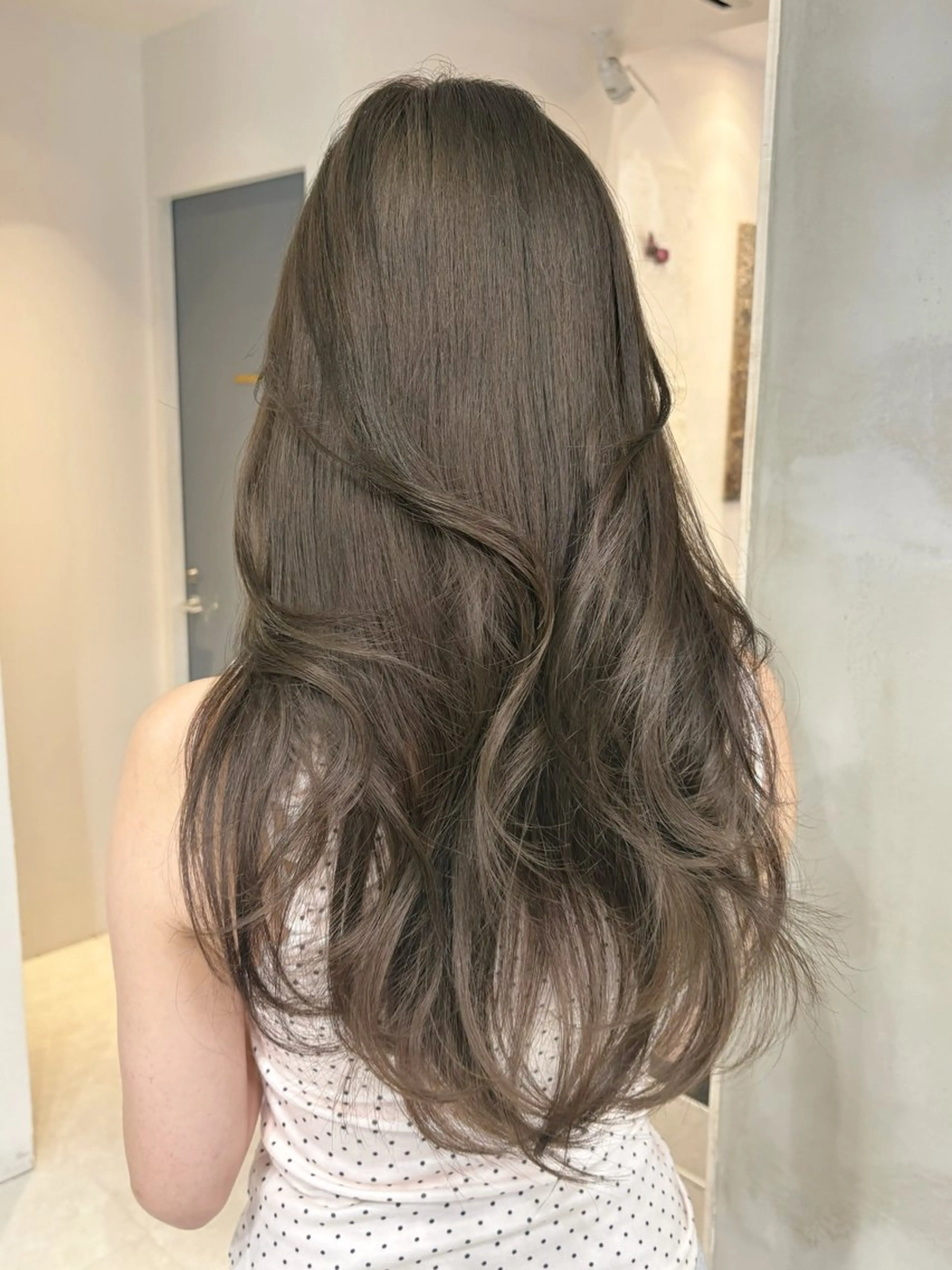 ロング カラー ベージュカラー ブリーチ 透明感カラー ブリーチなしカラー 髪質改善 韓国×ワンホン 艶カラー/ハヅキ🎀のヘアスタイル