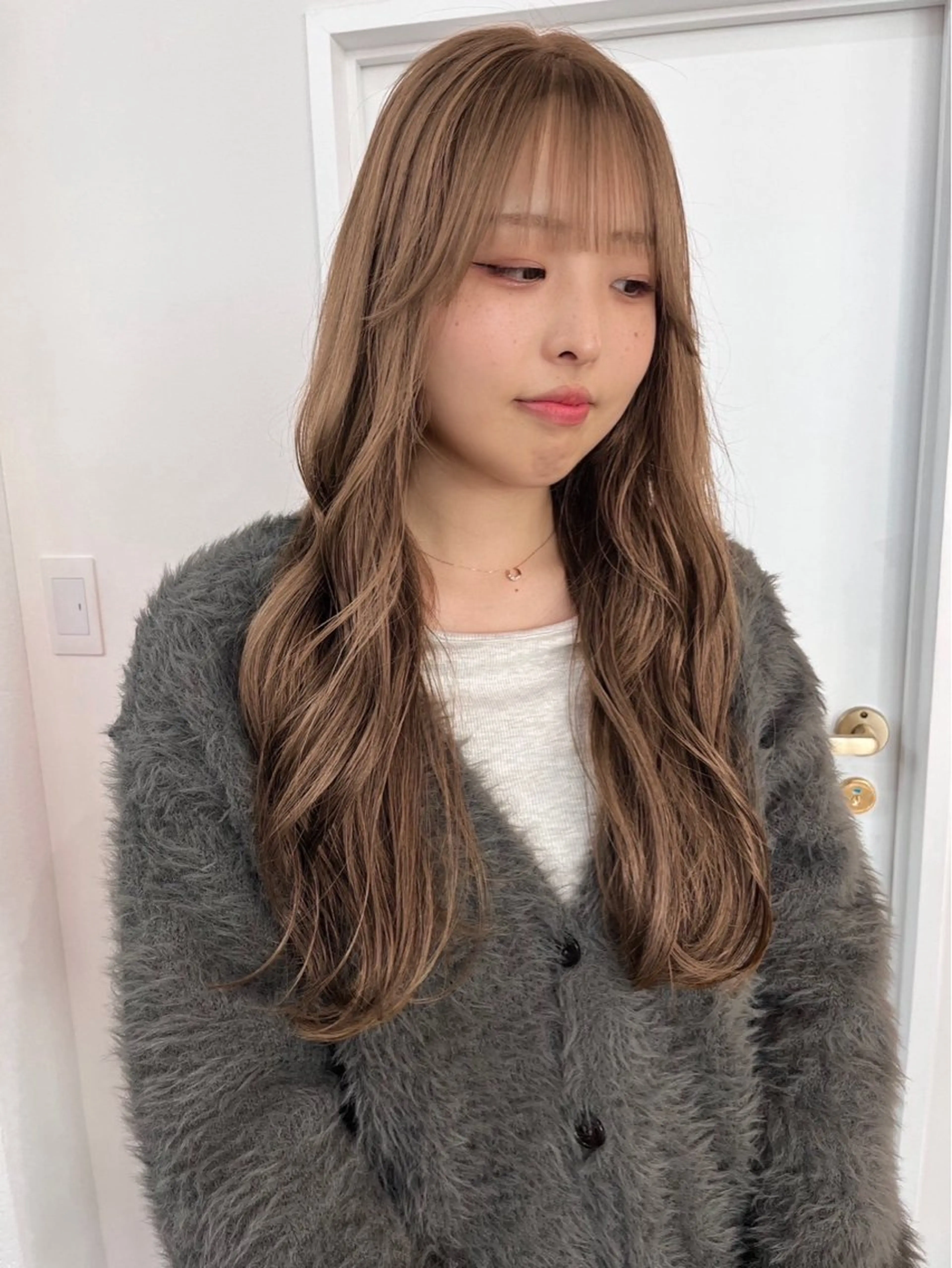 ロング aoi /透明感カラー♡のヘアスタイル