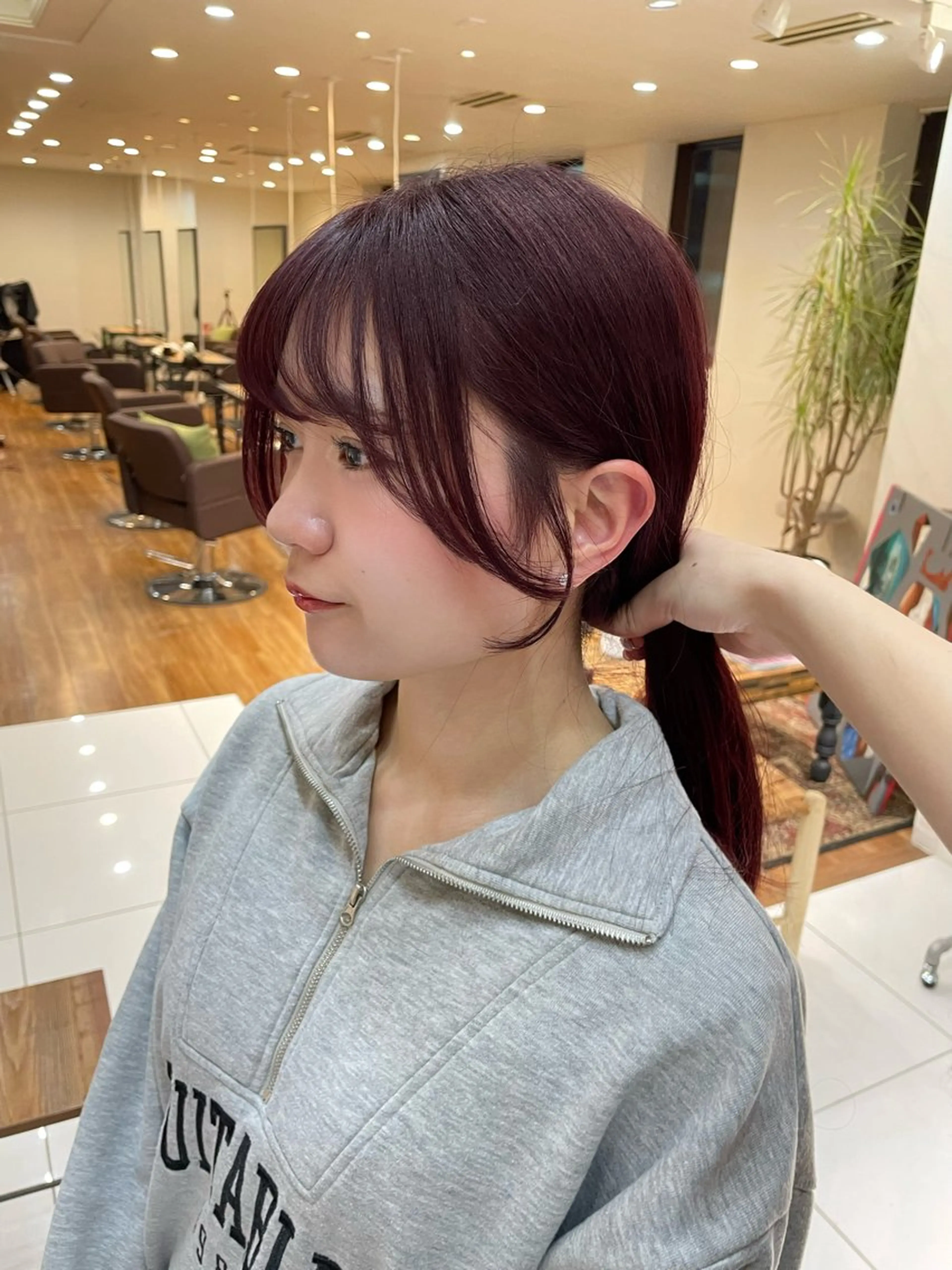 ロング 久我 彩音のヘアスタイル