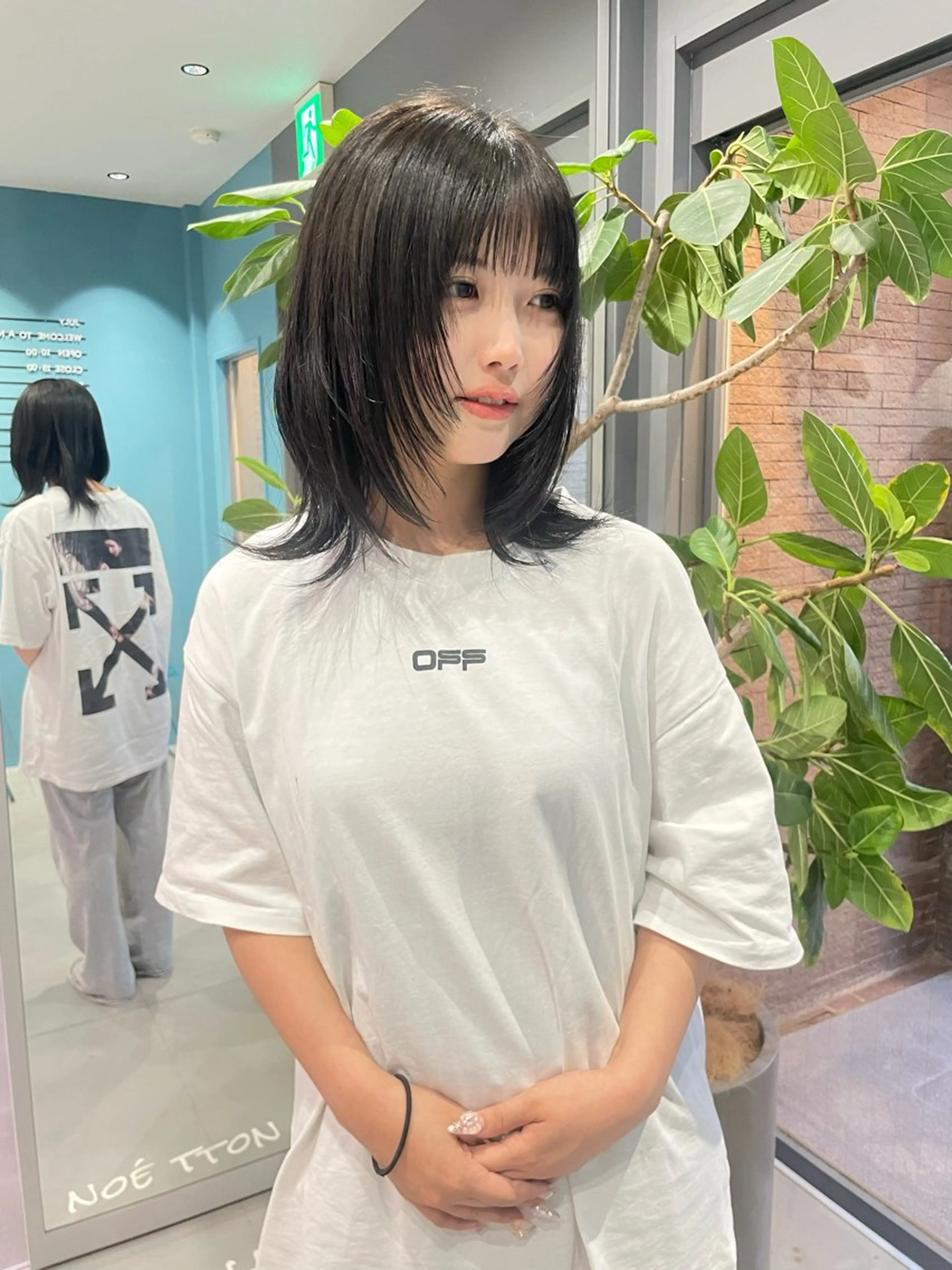 ミディアム 顔まわりレイヤー 顔周りカット レイヤーカット カット ヘアカラー トリートメント 🌟満足度No.1/ 似合わせ/AYA🌟のヘアスタイル