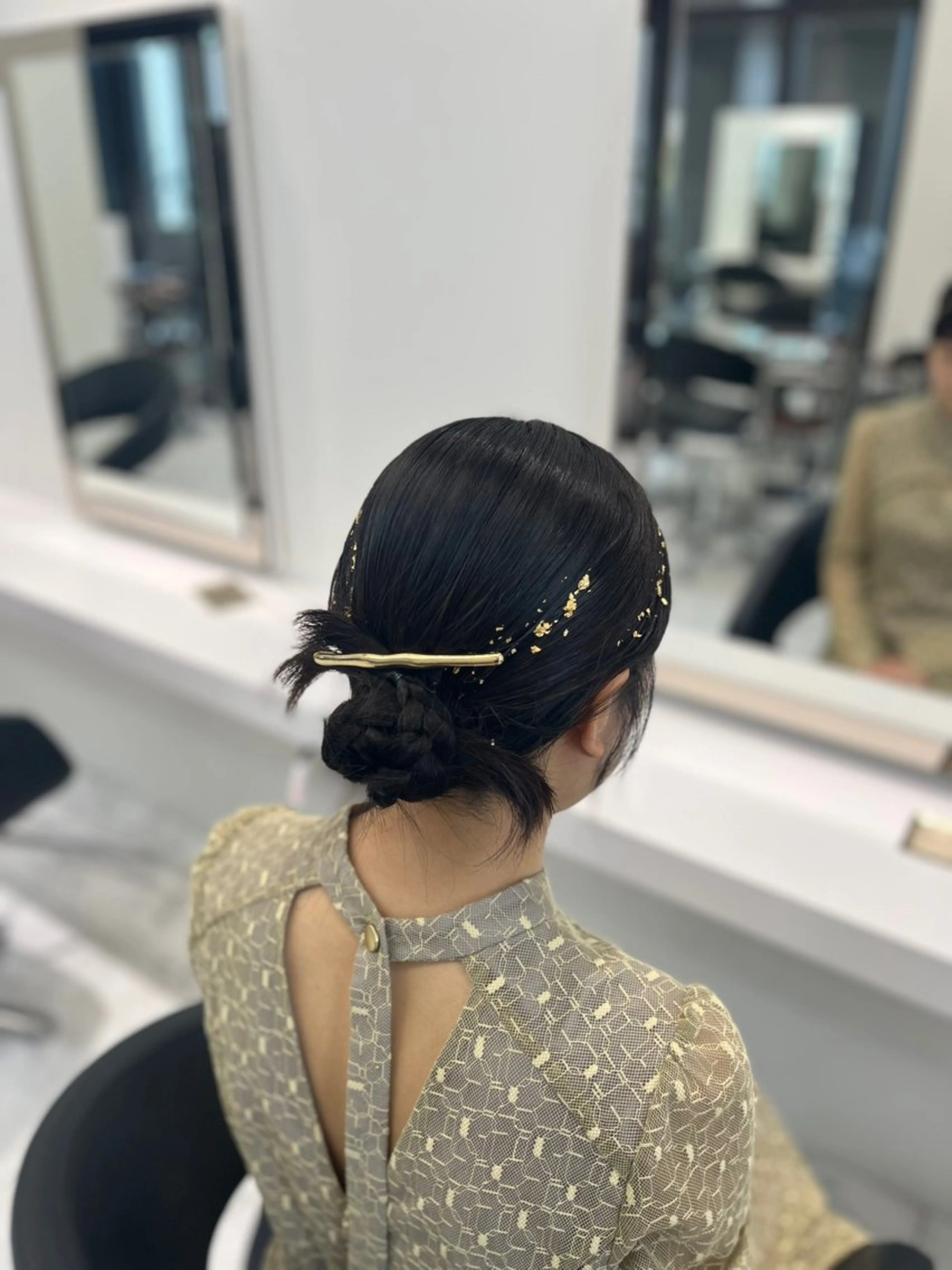 ミディアム ヘアアレンジ ヘアセット ハイトーンカラー💞 くるみ🎀のヘアスタイル