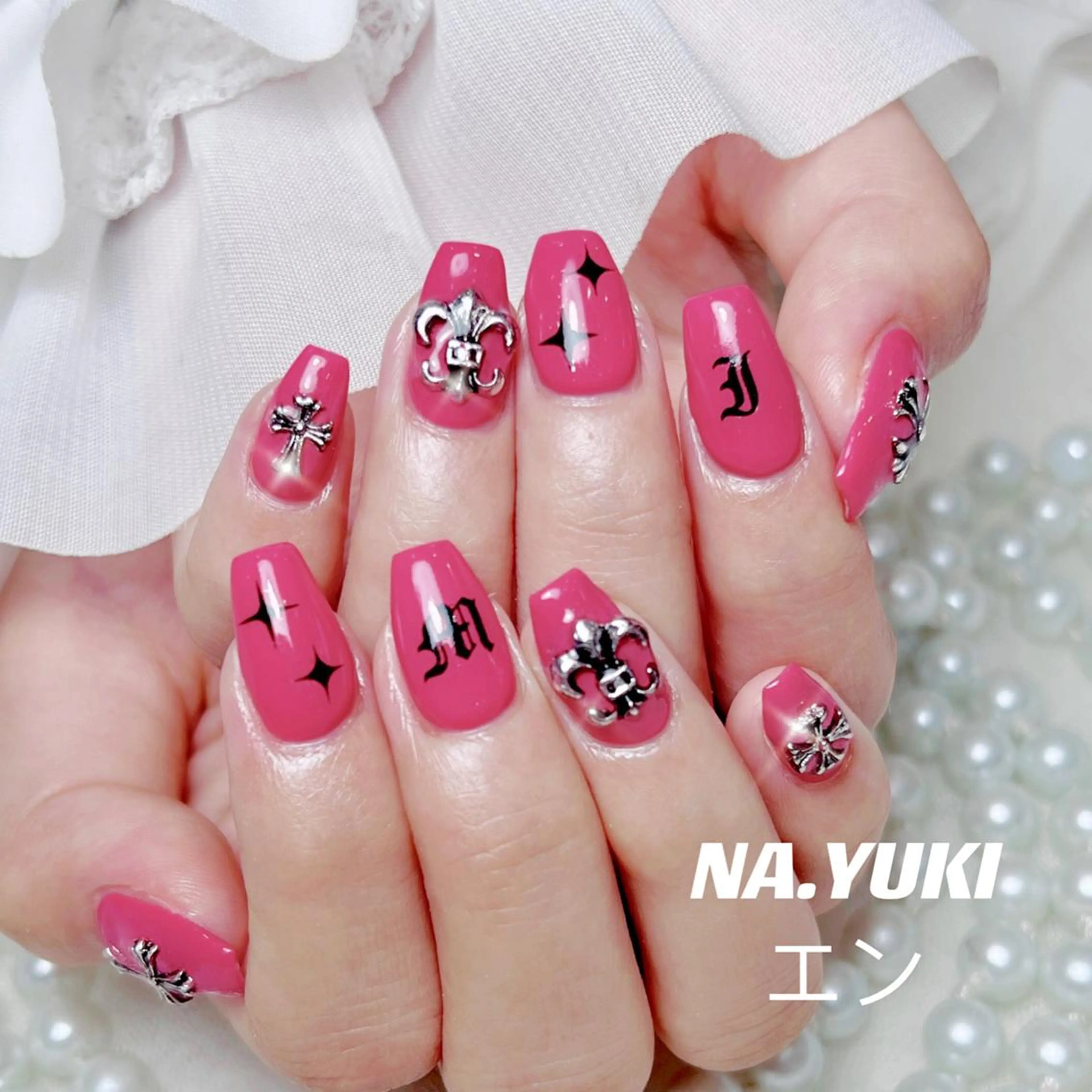 ネイル 🦋 Queenieのネイルデザイン