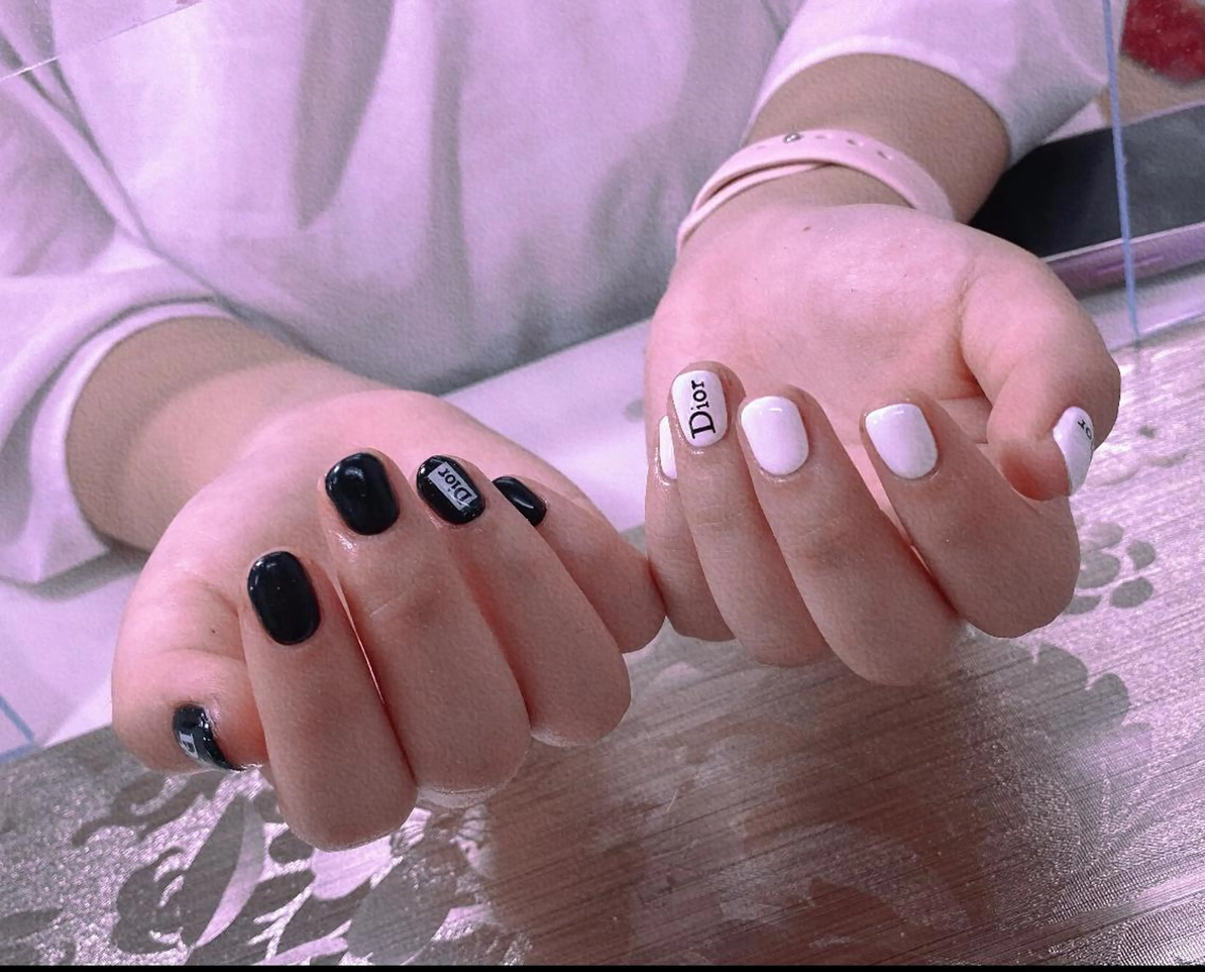 ネイル ハンドネイル I-nailロング /ワンホン/キラキラのネイルデザイン