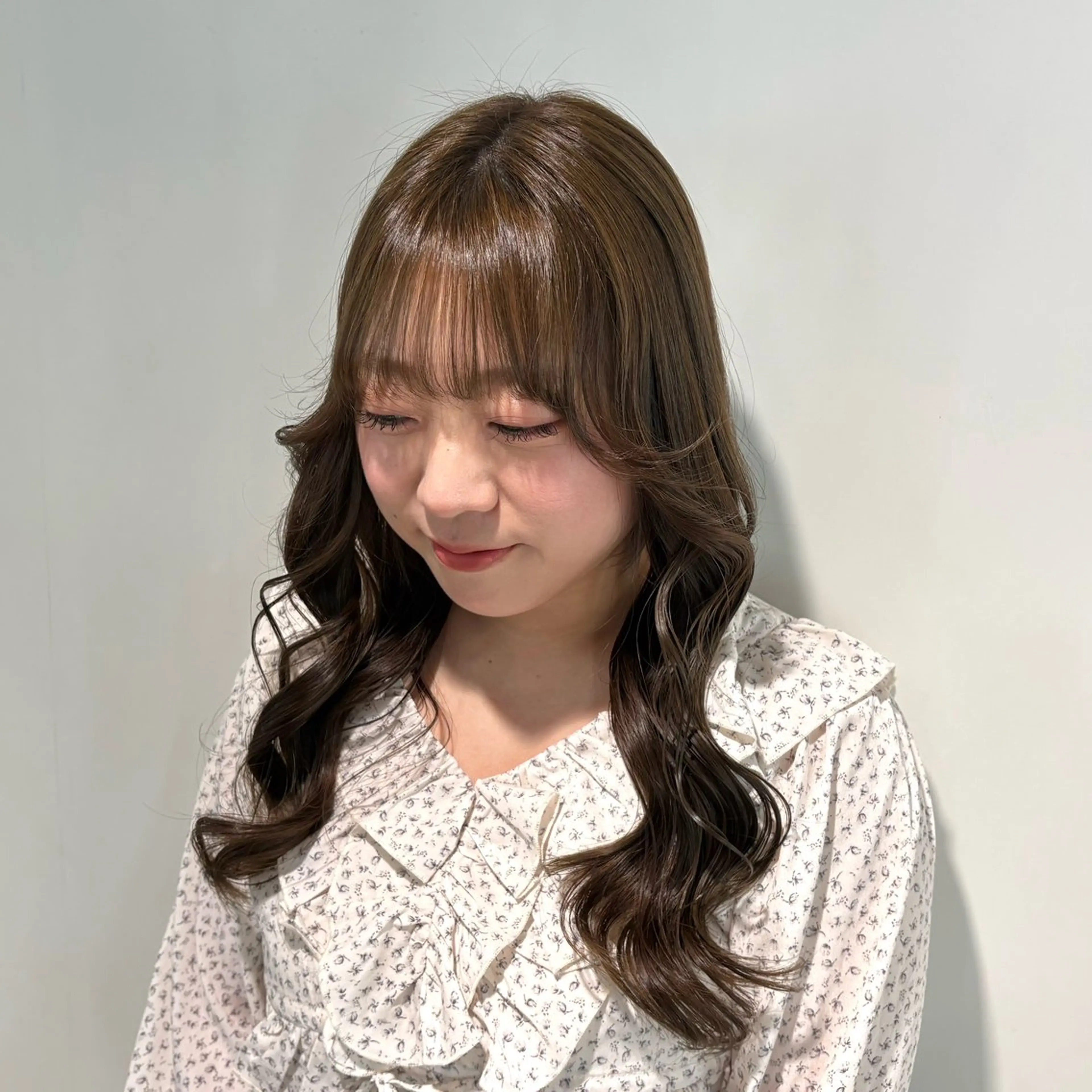 ロング カラー ベージュカラー ブリーチ ダブルカラー ブリーチなしカラー オリーブベージュ カット ヘアカラー トリートメント 🖤大人可愛い⌇ 𝐑 𝐈 𝐎🖤のヘアスタイル