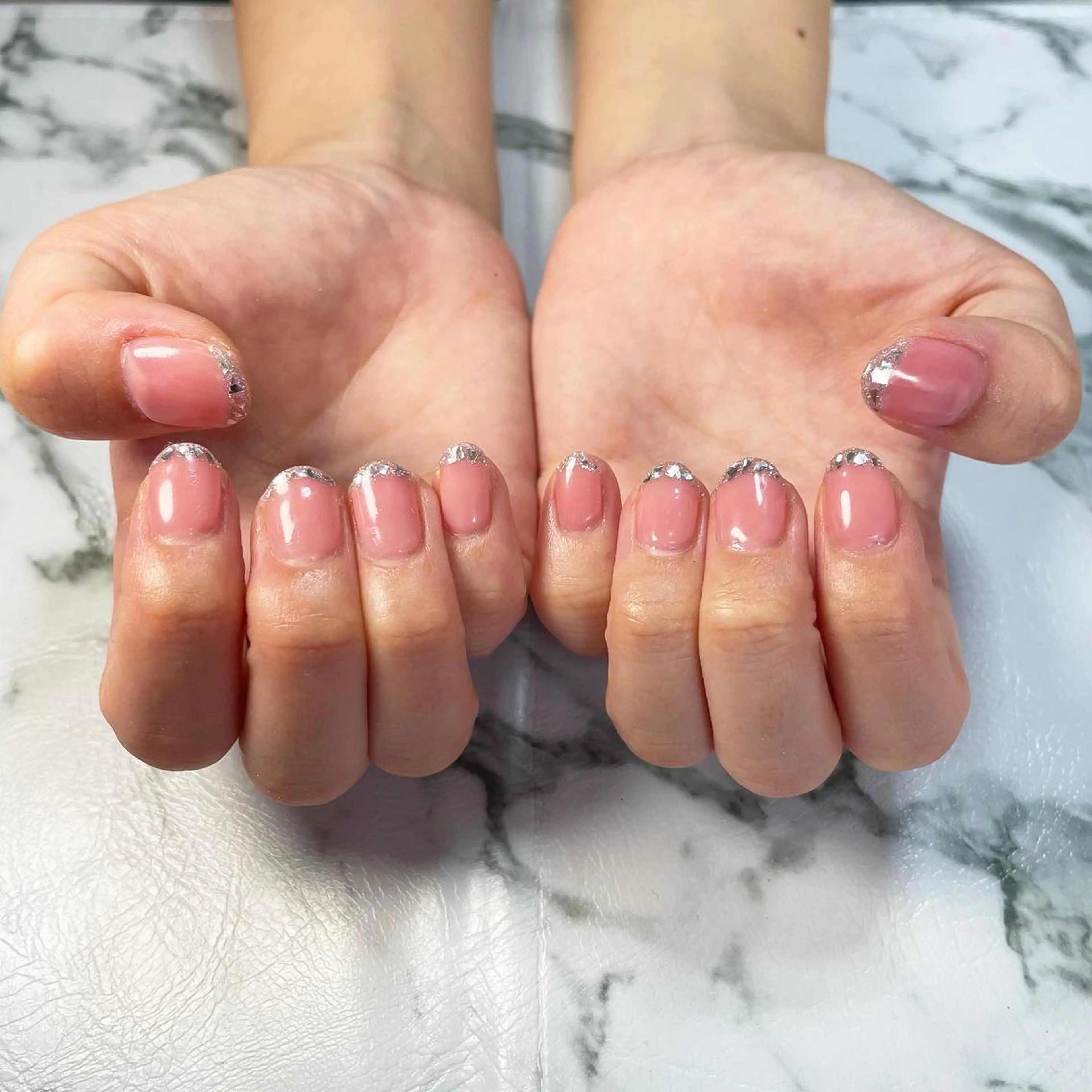 ネイル フレンチネイル ガラスフレンチ Momo nailsalonのネイルデザイン