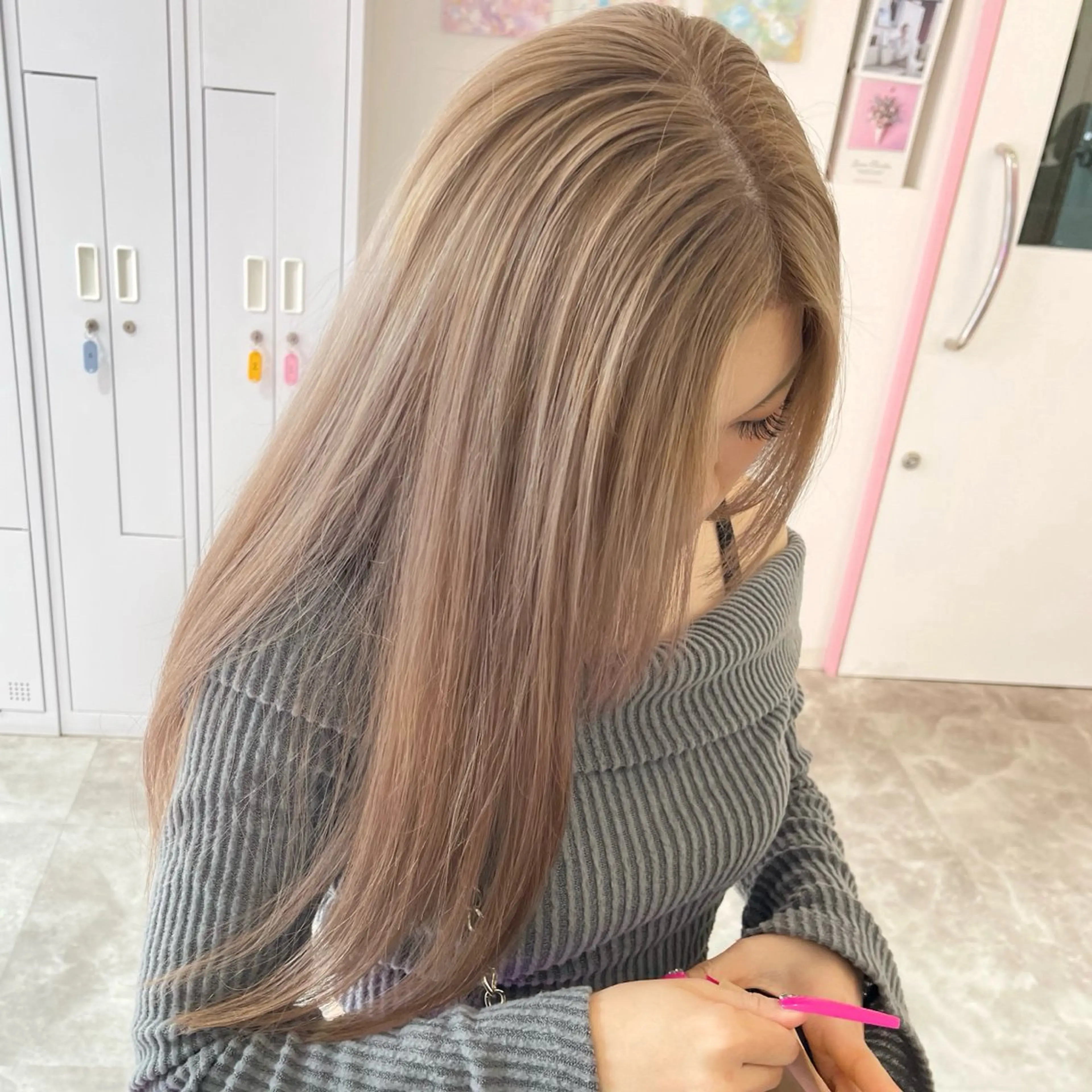 ロング カラー ヘアカラー トリートメント 🎀ミルクティー/暖 色×レイヤー/マリアのヘアスタイル