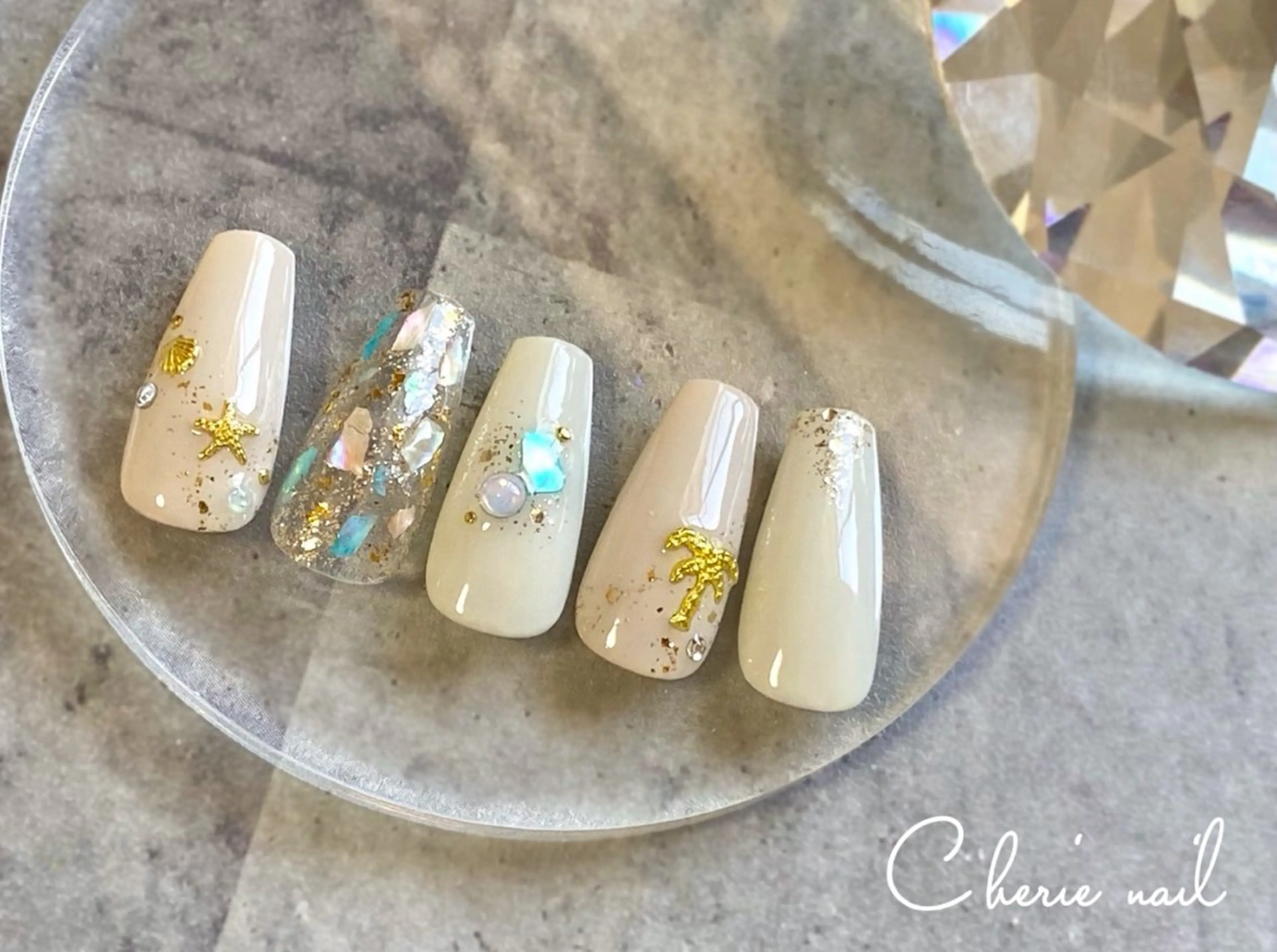 ネイル ジェルネイル キラキラネイル 夏ネイル ハンドネイル Cherienail yunaのネイルデザイン