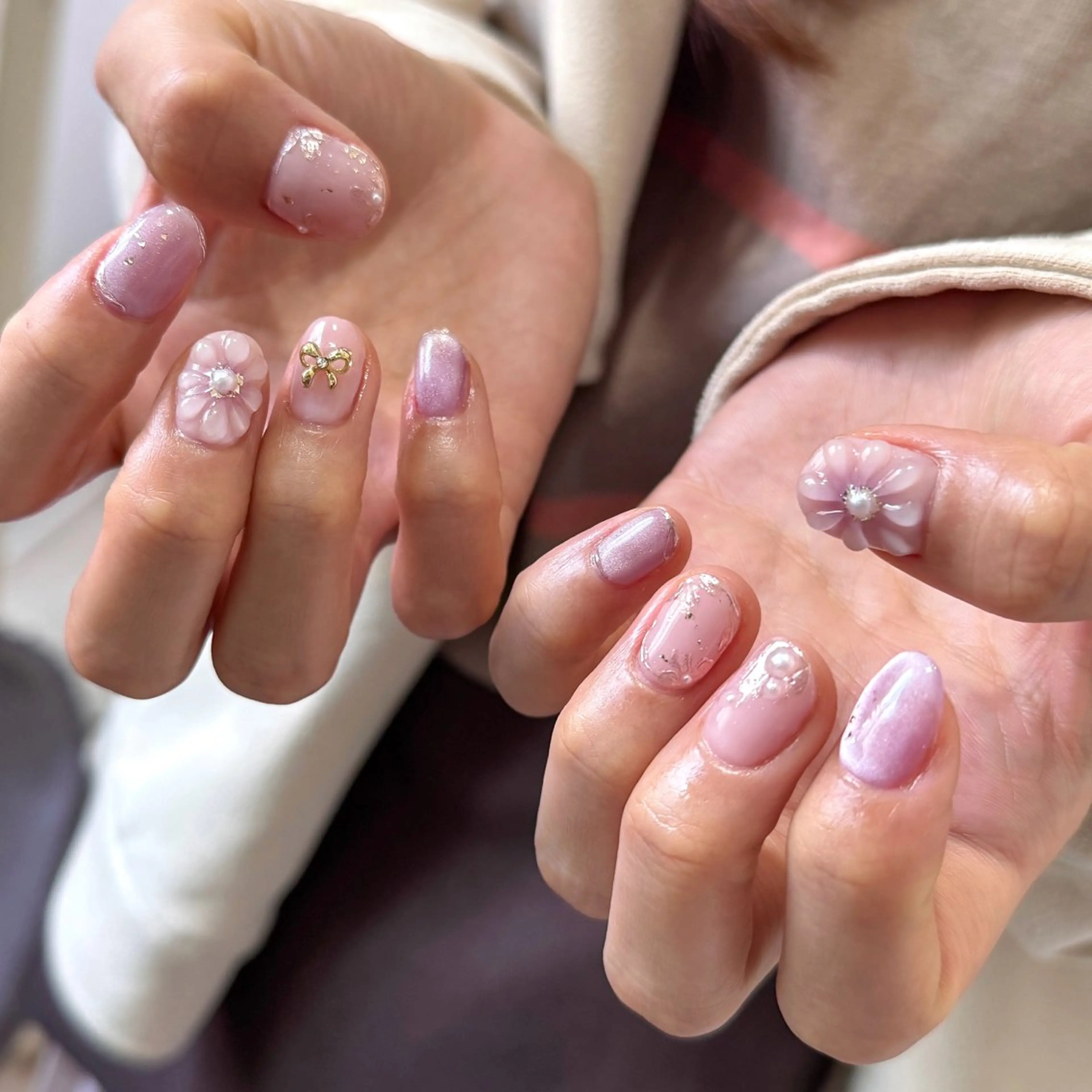 ネイル フラワーネイル ゴールド 卒業式 マグネットネイル ミラーネイル ハンドネイル pointillé .ayaのネイルデザイン