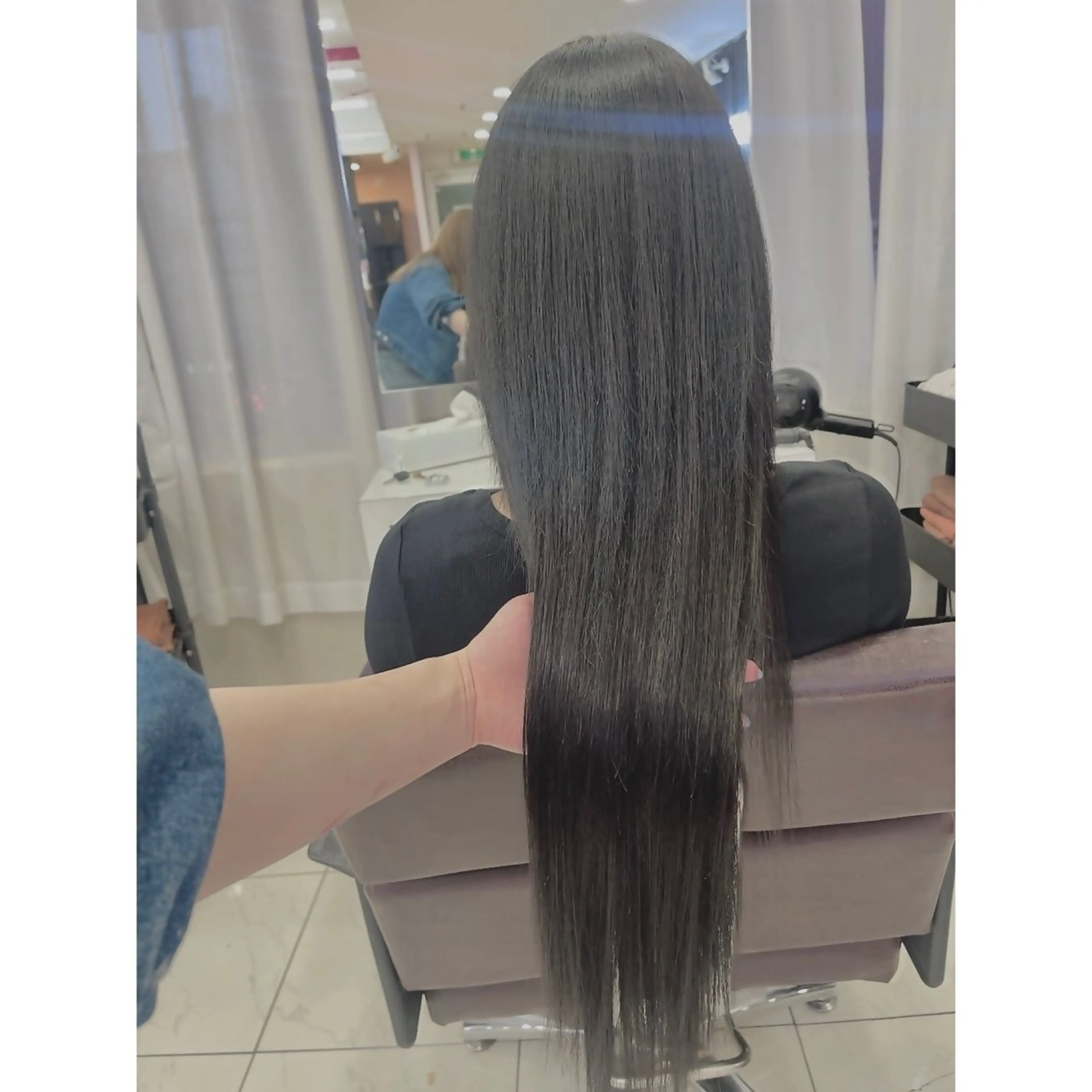 ロング カラー ヘアアレンジ シールエクステ バレイヤージュ ベージュカラー ブリーチ ケアブリーチ M. KANAのヘアスタイル