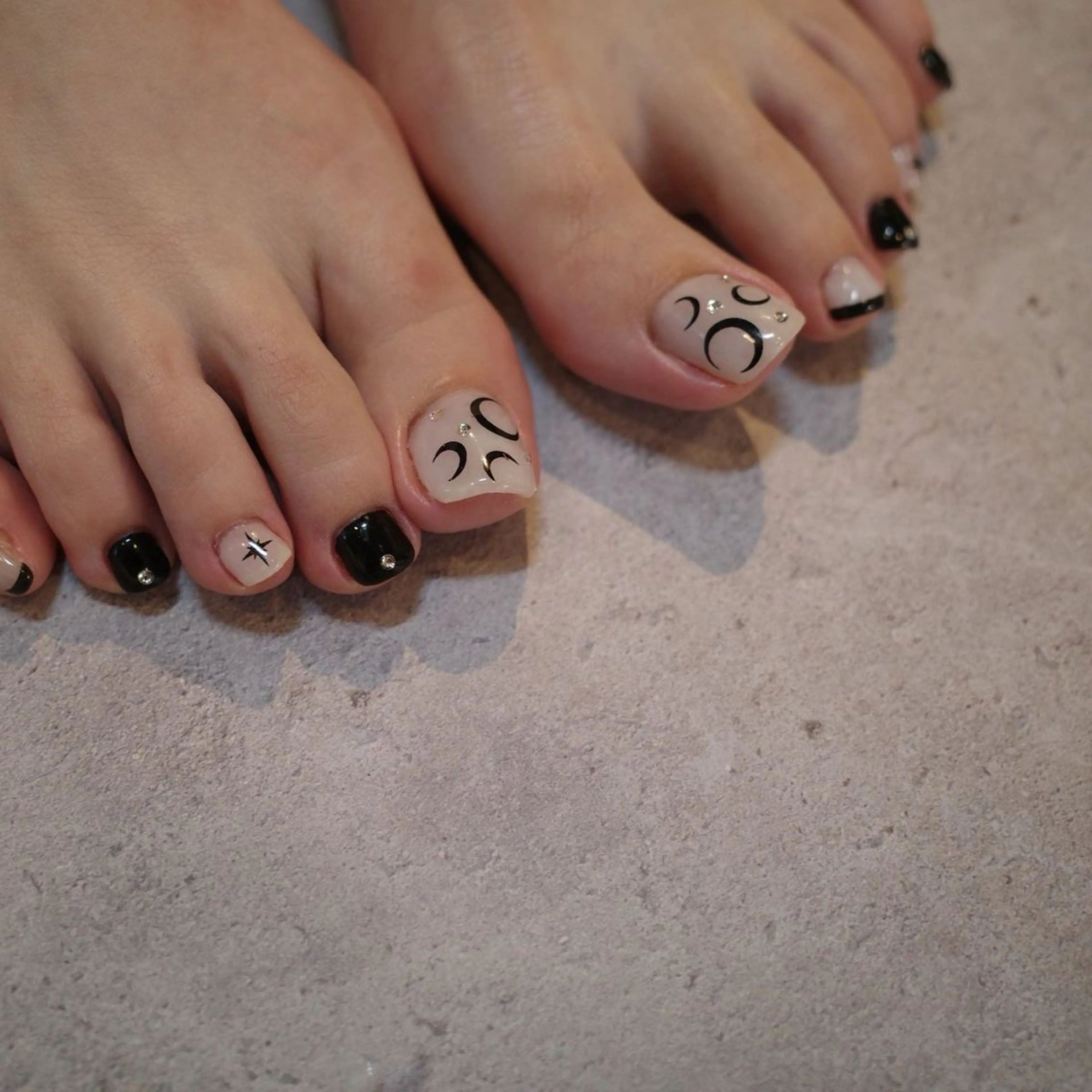 ネイル 韓国ネイル 持ち込み ニュアンスネイル ネイルチップ 冬ネイル ハンドネイル フットネイル RINN ANA.CHUOのネイルデザイン