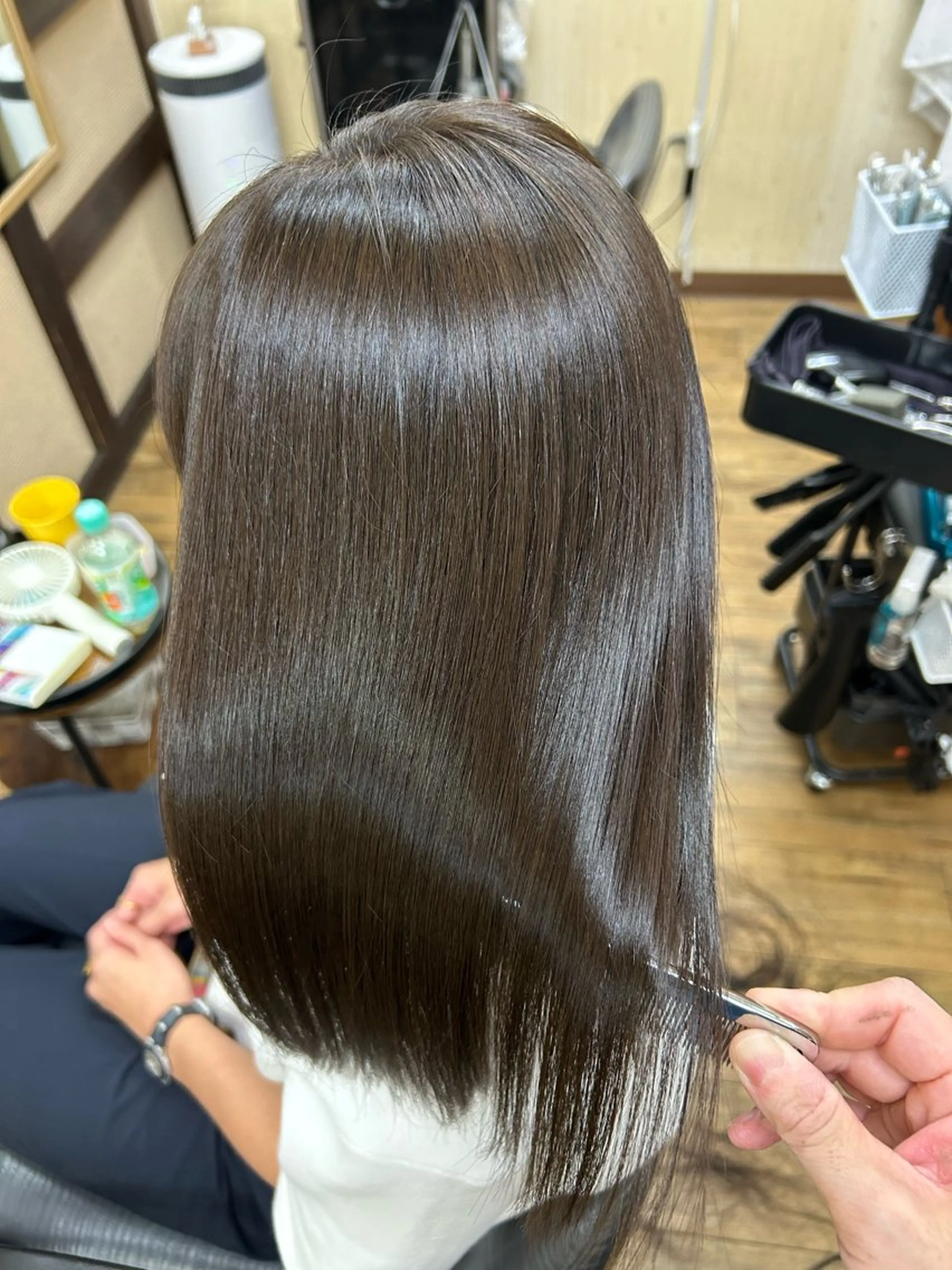 セミロング カラー ブラウンカラー みやたゆうき 髪質改善講師のヘアスタイル