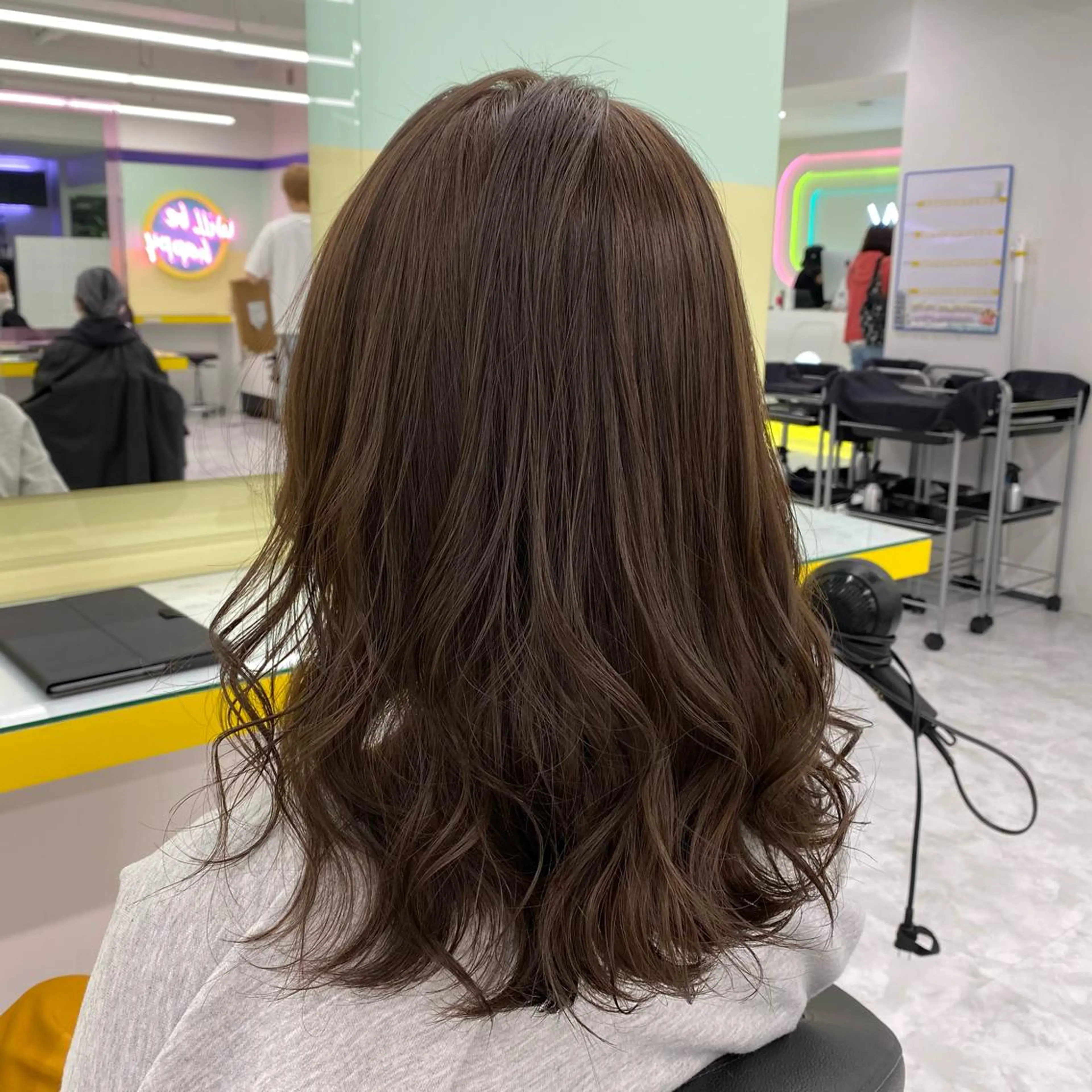 セミロング カラー ヘアアレンジ ヘアカラー トリートメント mai🍑暖色カラー /レイヤー💖のヘアスタイル