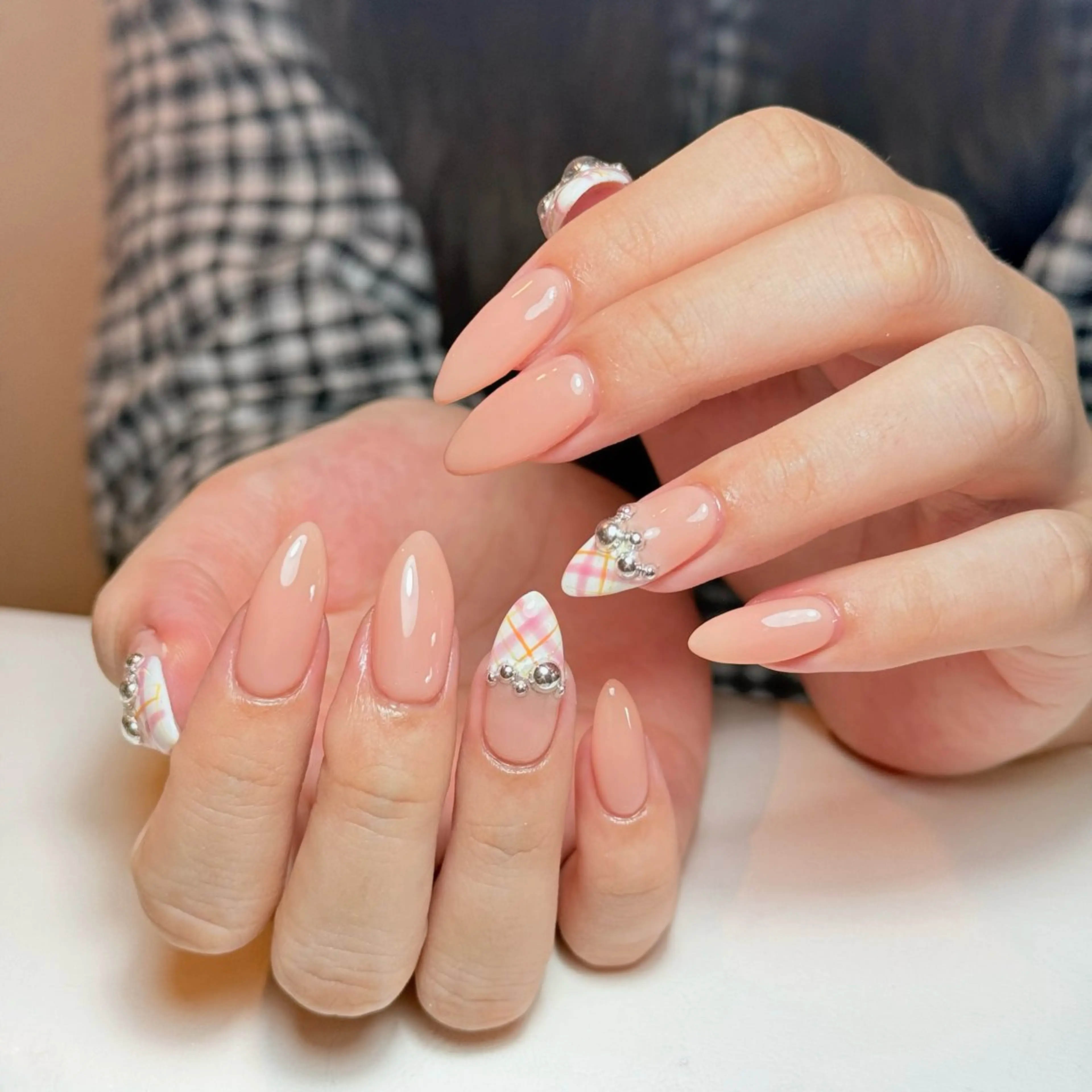 ネイル チークネイル フレンチネイル グラデーション キラキラネイル 韓国ネイル ハンドネイル Risa_ Nailのネイルデザイン