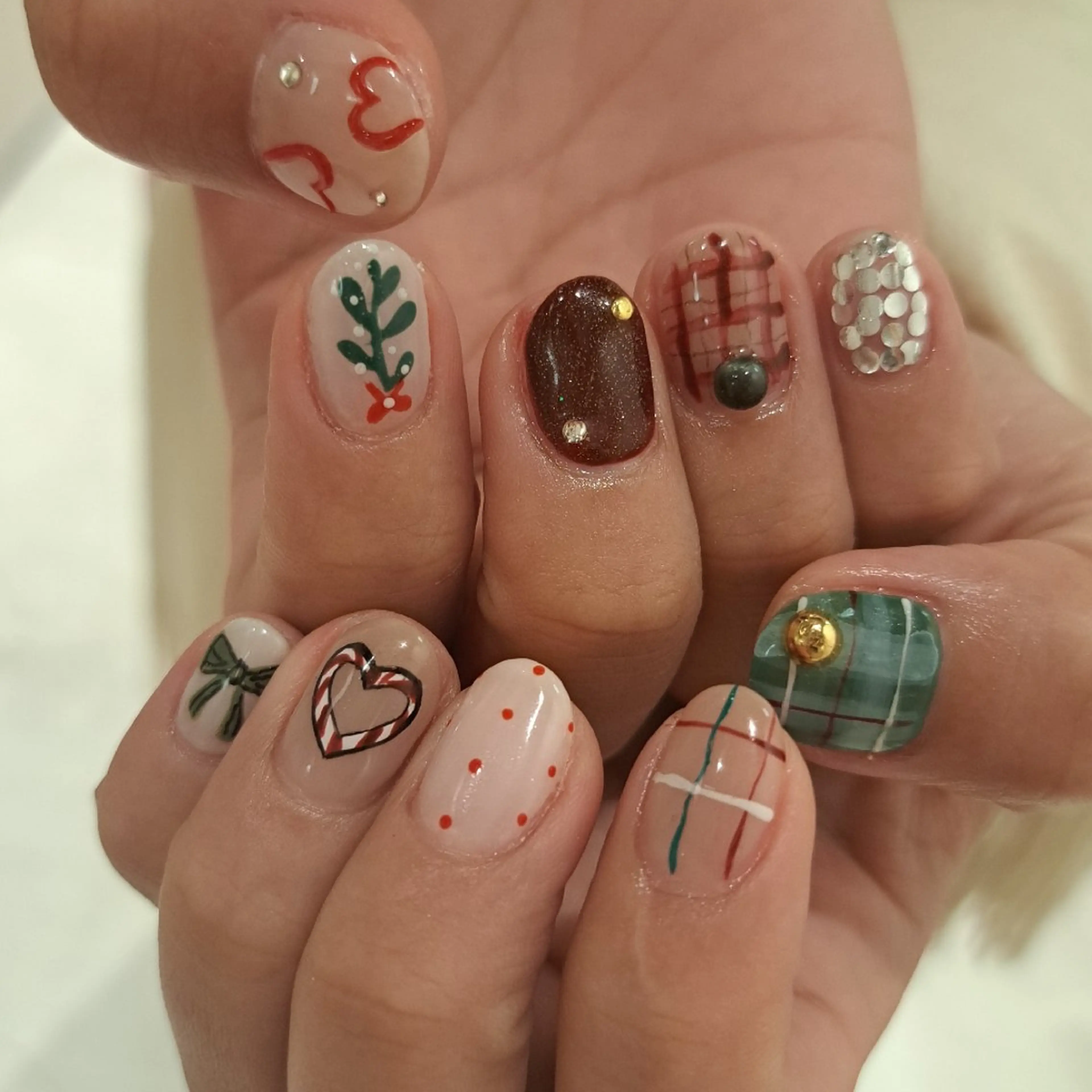 ネイル アートネイル ジェルネイル 持ち込み 冬ネイル クリスマス ハンドネイル Nail mood デザイン持ち込みokのネイルデザイン