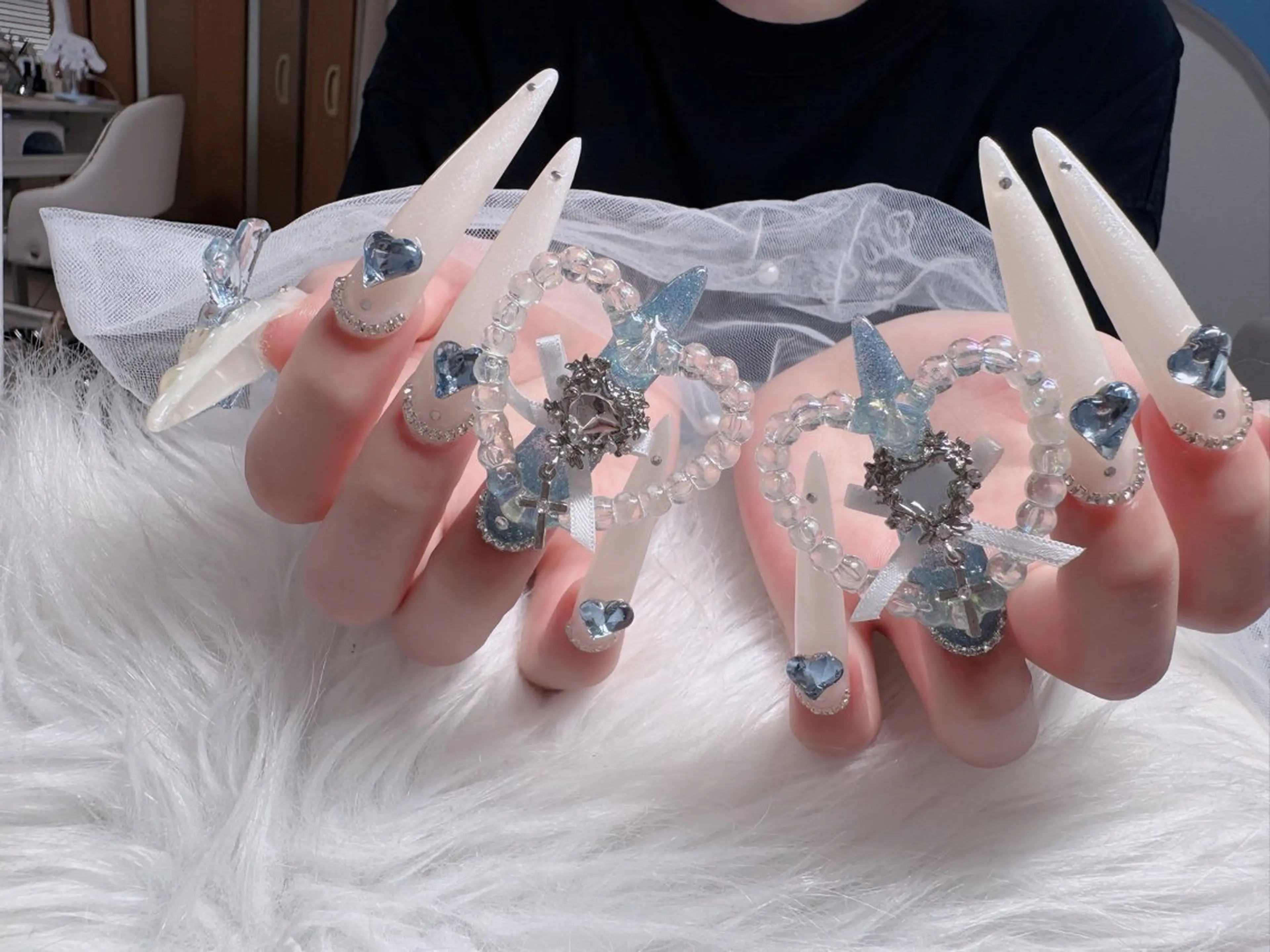 ネイル オーロラネイル フレンチネイル ジェルネイル ハロウィン キラキラネイル ハンドネイル H.baby Nail Salonのネイルデザイン