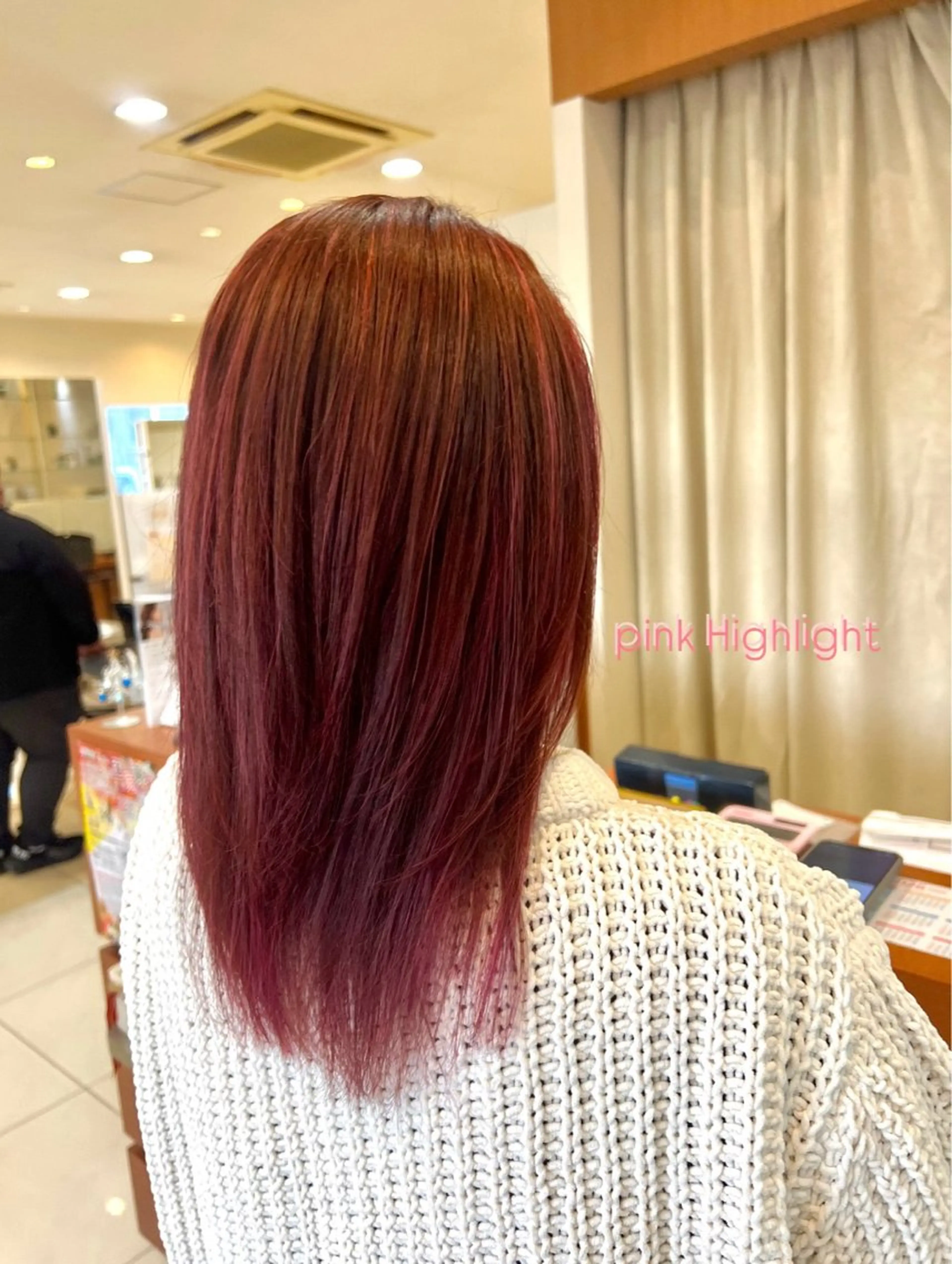 ミディアム ハイライト ヘアカラー トリートメント LiTA 友田未来のヘアスタイル