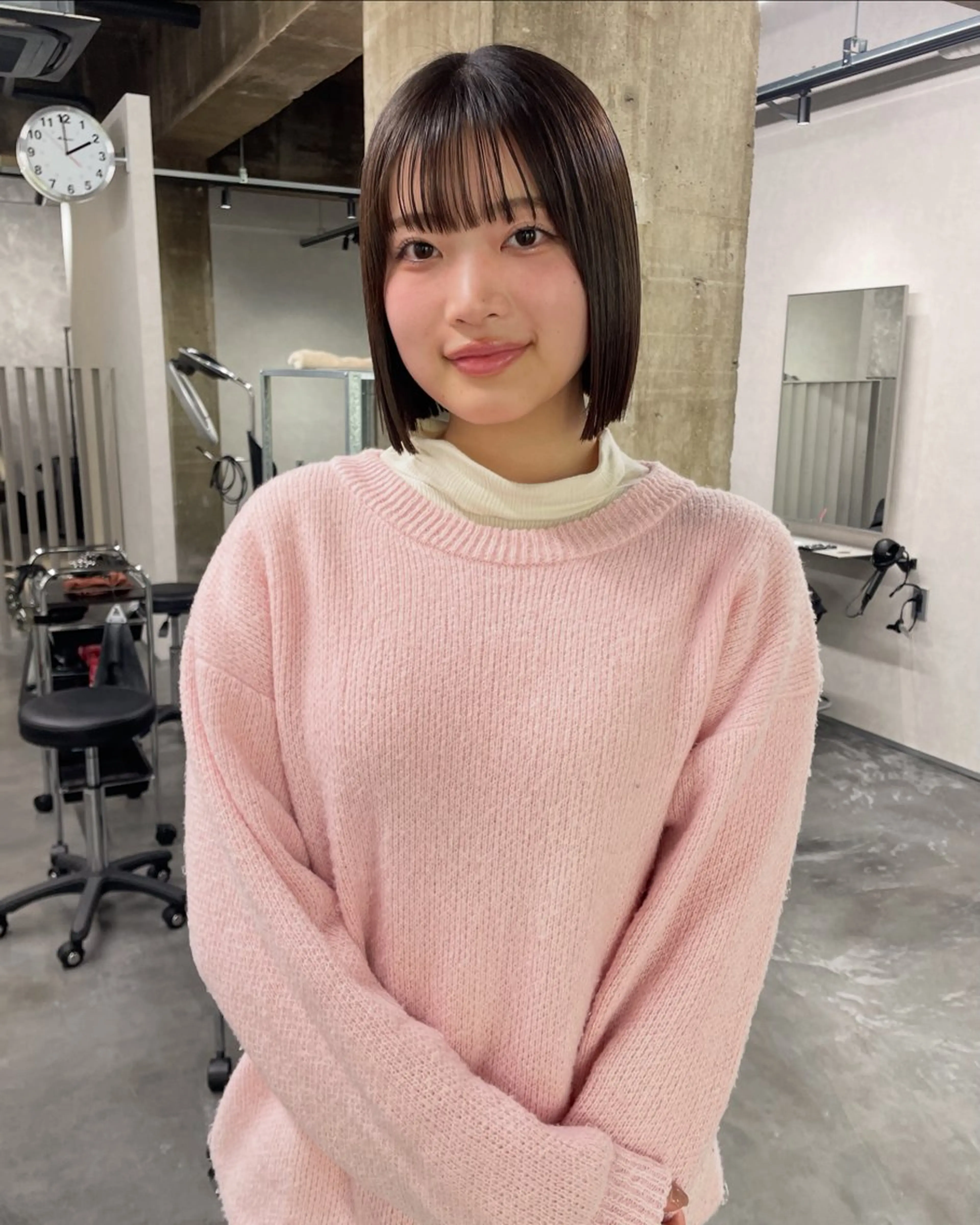 ショート ofF élua所属・🌵ボブ/切りっぱな し/ショート藤長芽生のヘアスタイル