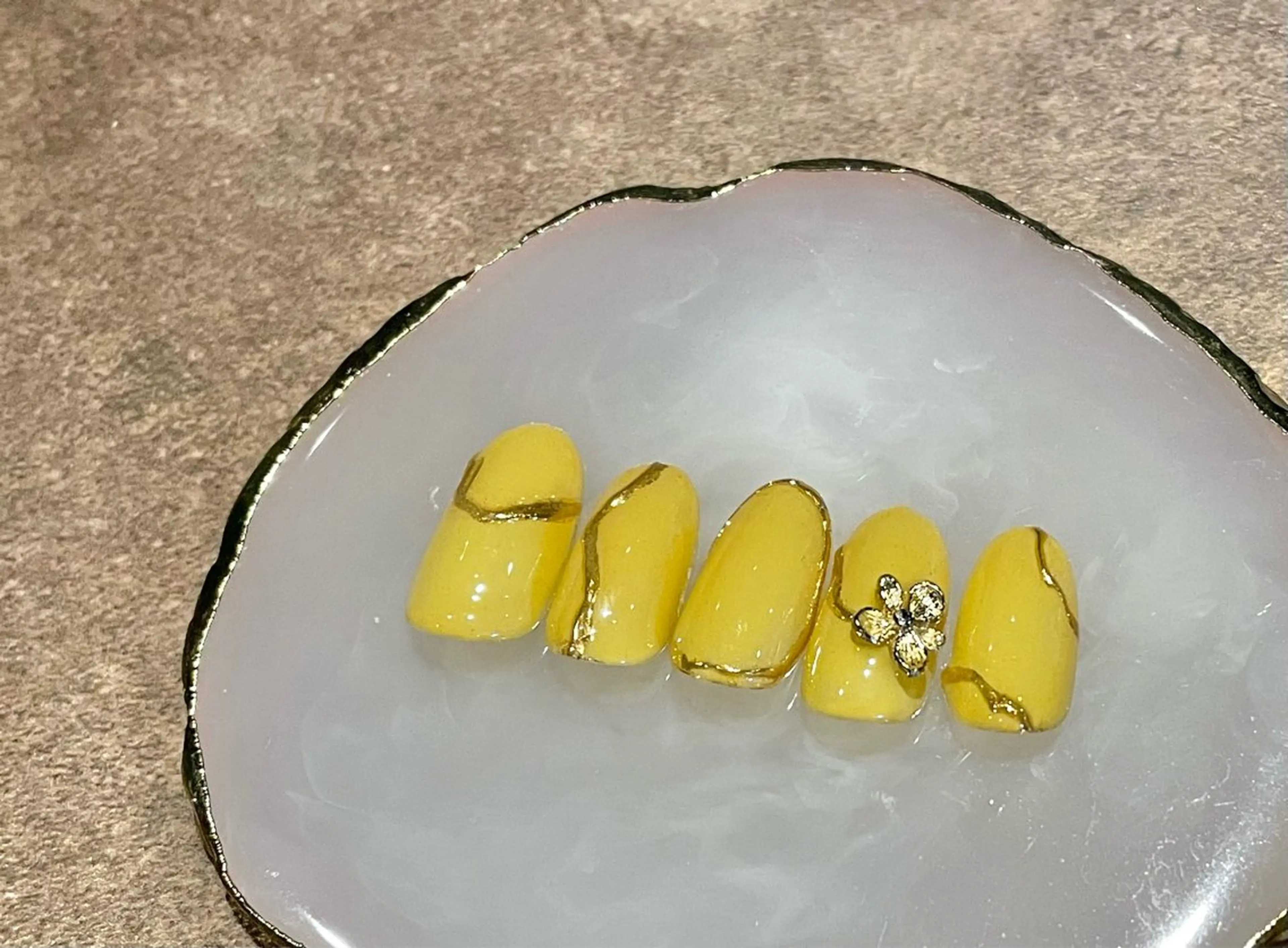 ネイル beamerci🌼 SHIORIのマツエク・マツパデザイン