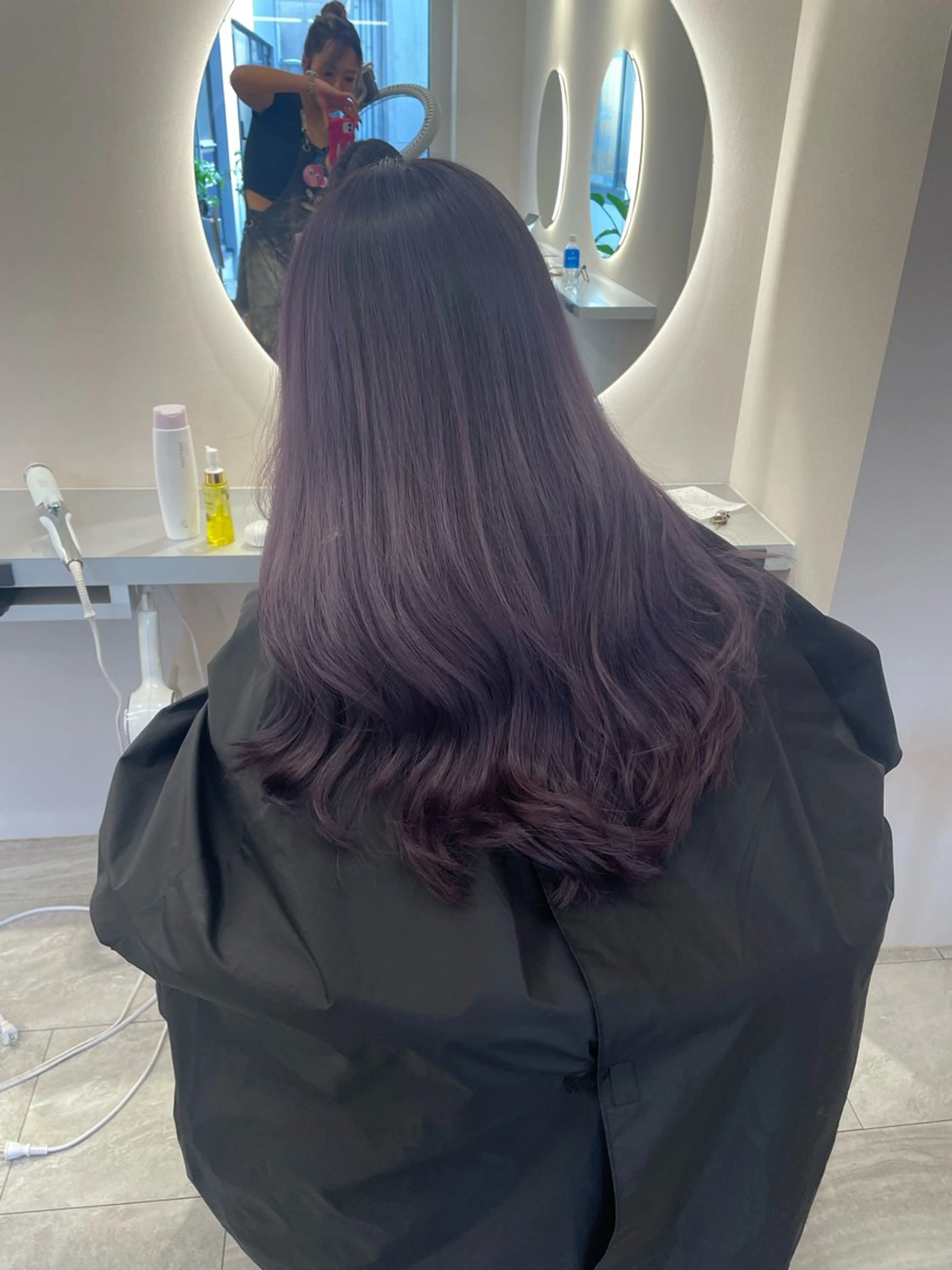 ロング パープルカラー レイヤーカット 🦋MAHO🦋 デザインカラーのヘアスタイル