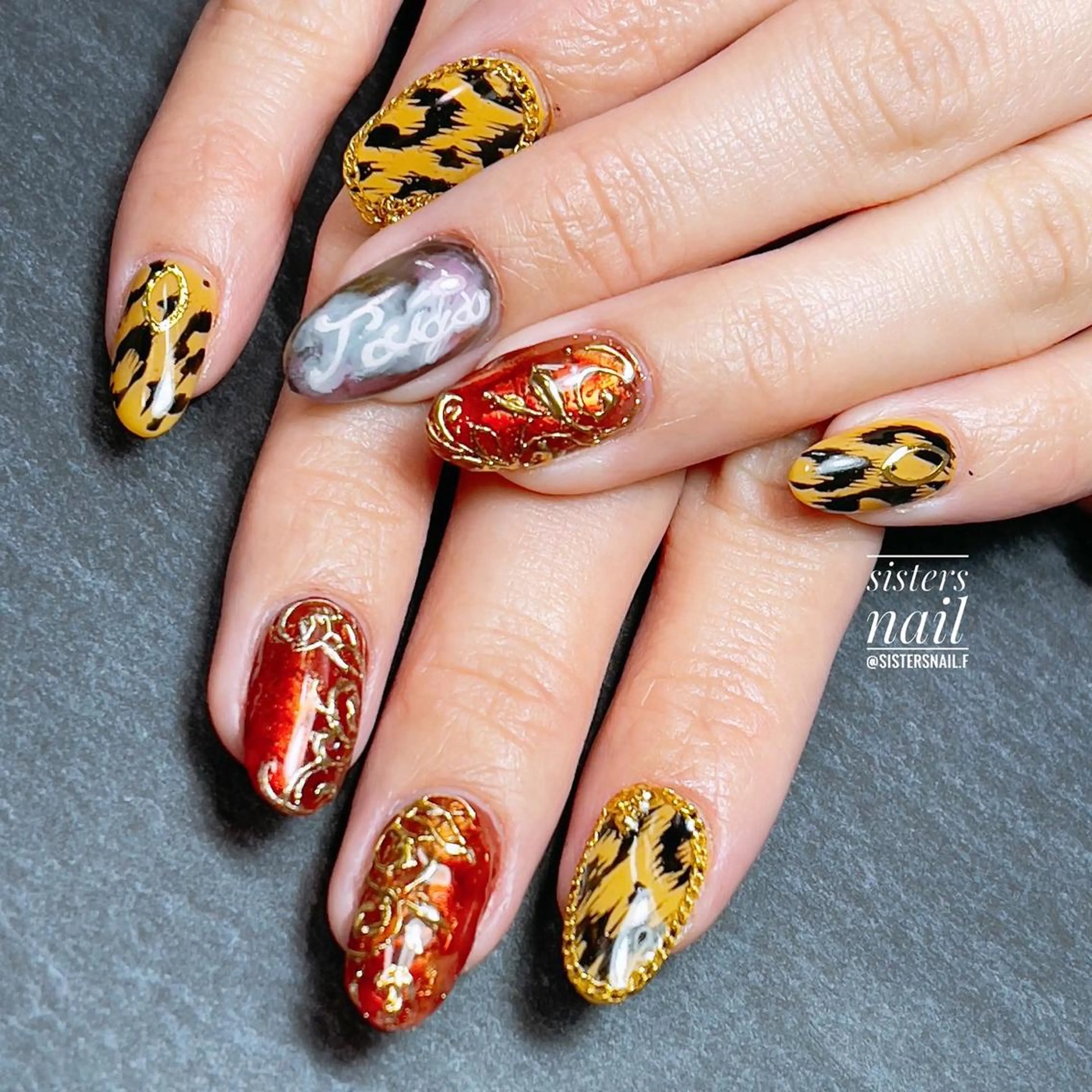 ネイル アニマル柄 アートネイル ミラーネイル sisters nail.fのネイルデザイン