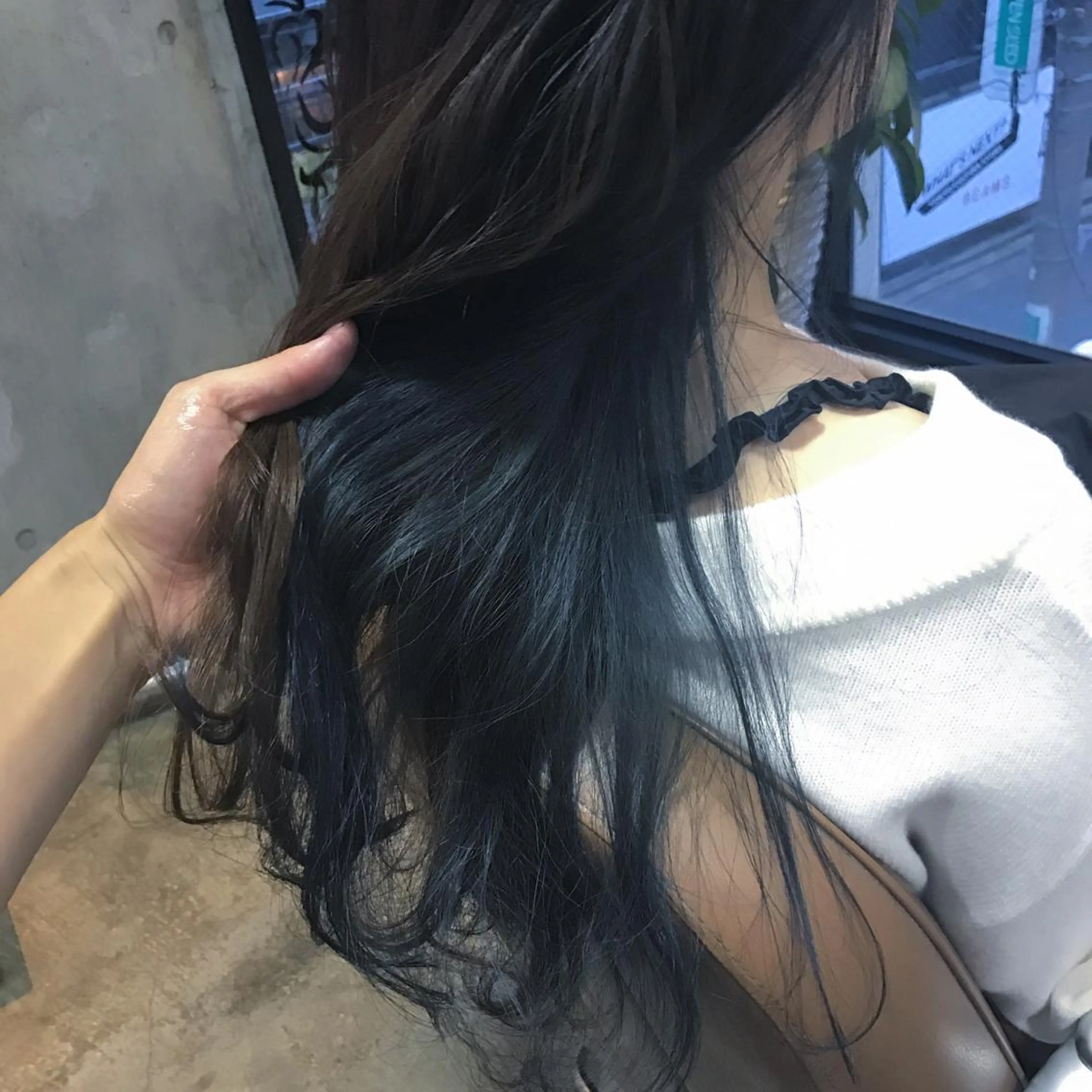 セミロング カラー パーマ ヘアアレンジ マツエク・マツパ ブルーカラー ダブルカラー サロンドミルク 原宿のヘアスタイル