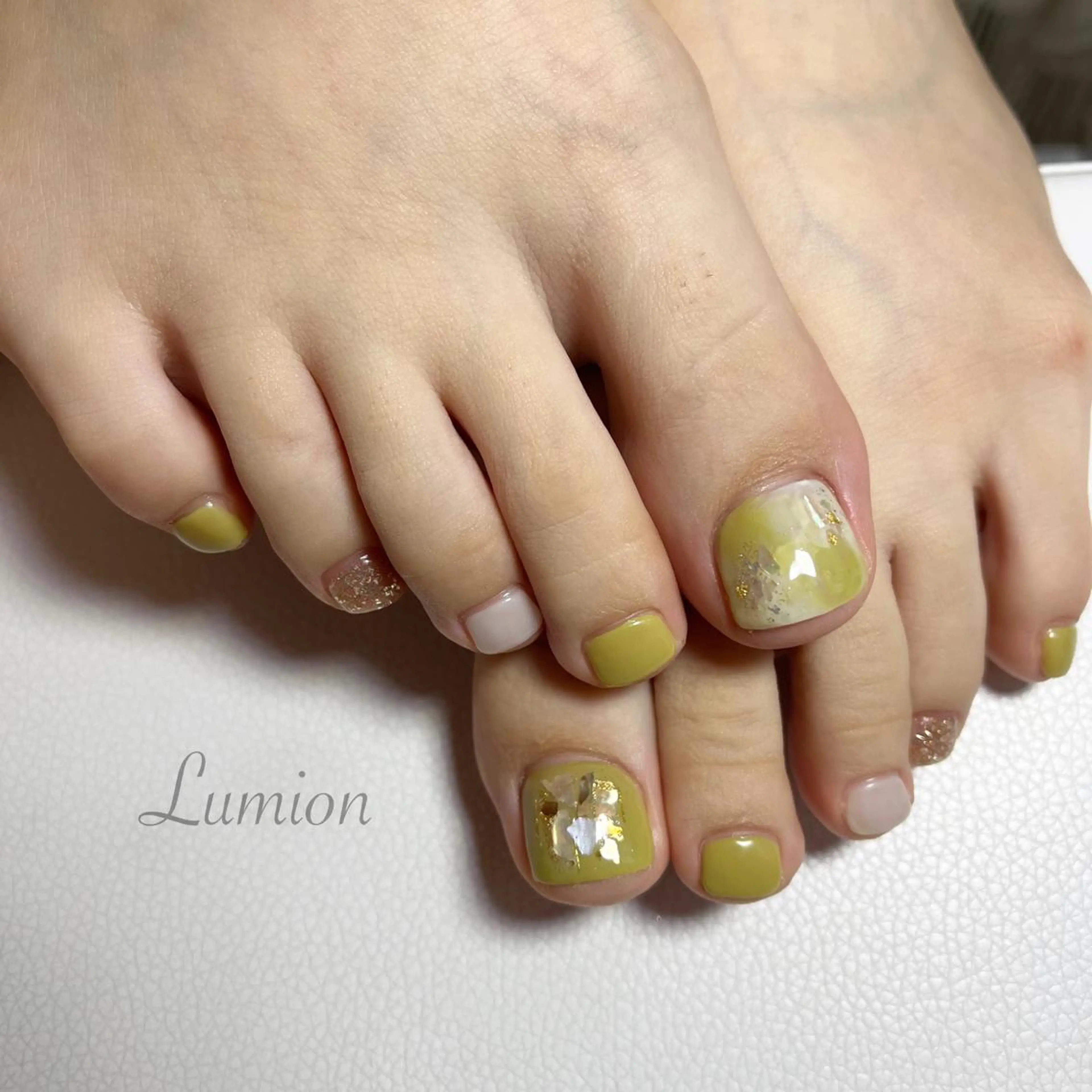 ネイル フットネイル ピスタチオネイル フットネイル nailroom Lumionのネイルデザイン