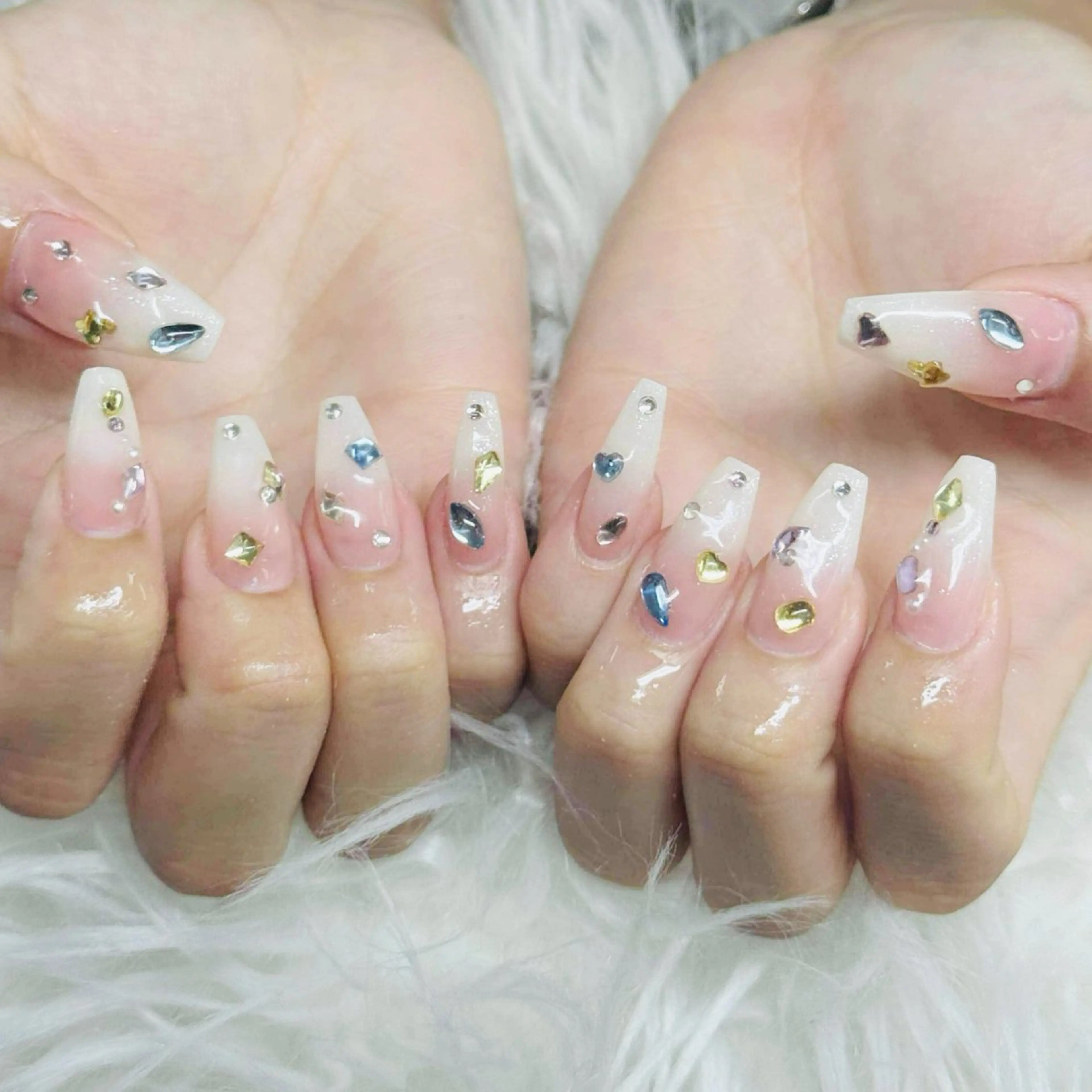 ネイル チークネイル 長さ出し フットネイル マグネットネイル 持ち込み ハンドネイル ANH NAIL ゴテゴテ専門店💎のネイルデザイン