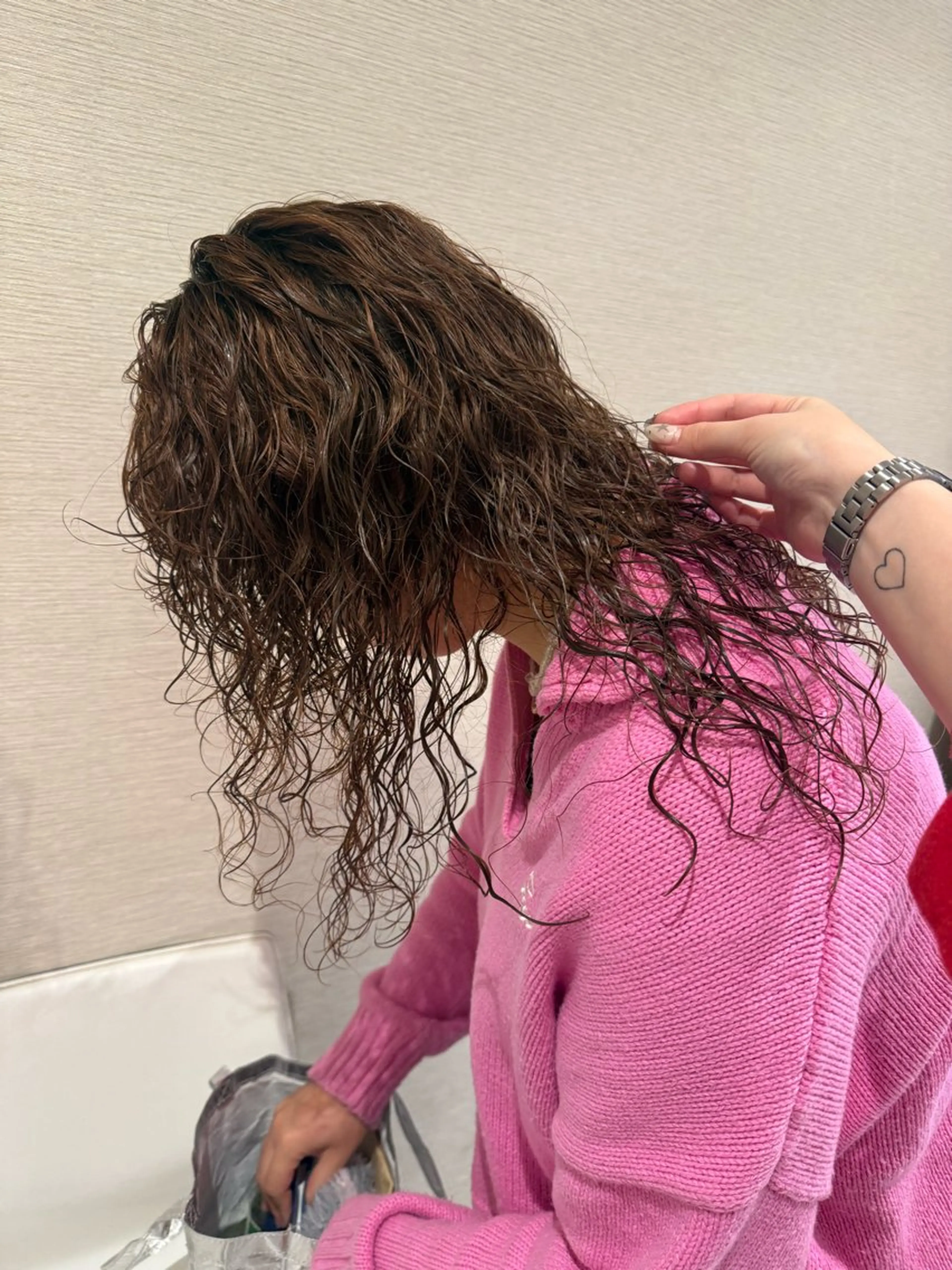 ロング パーマ パーマ×レイヤー| カラー カホ🪩🤍のヘアスタイル