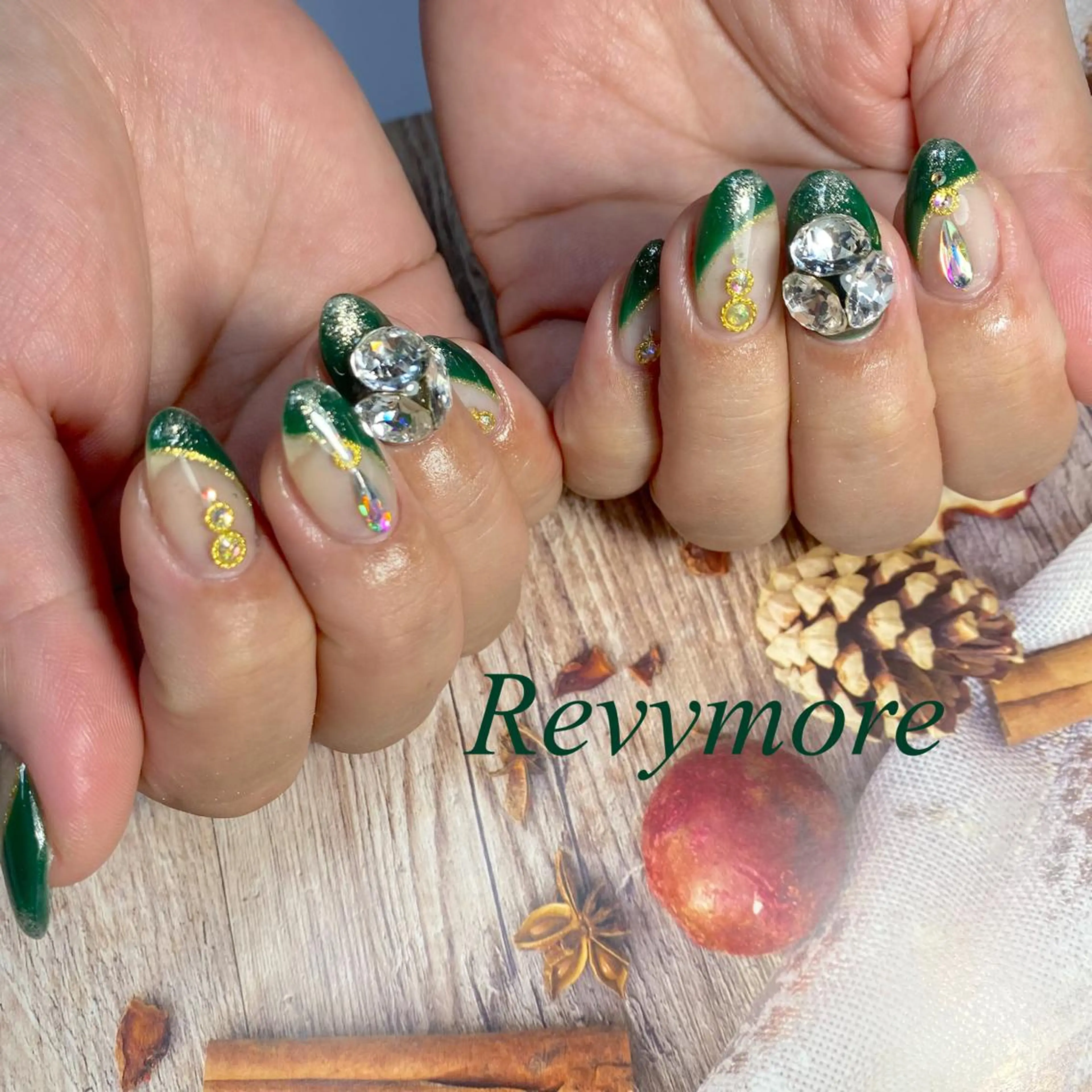 ミディアム ネイル フレンチネイル ジェルネイル ニュアンスネイル 斜めフレンチ オフィスネイル nail salon Revymoreのネイルデザイン