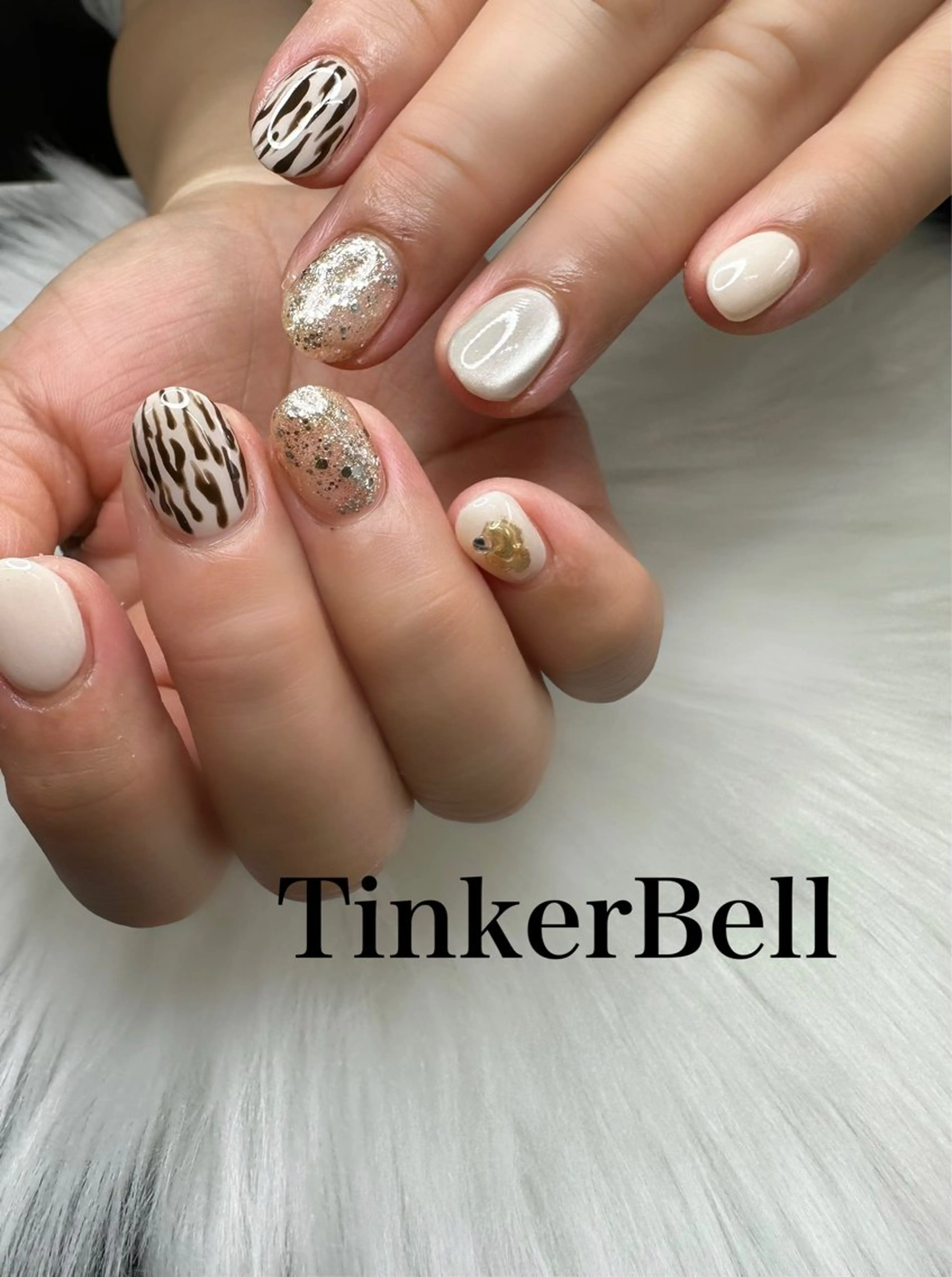 ネイル アニマル柄 マグネットネイル ミラーネイル ハンドネイル Tinker Bellのネイルデザイン