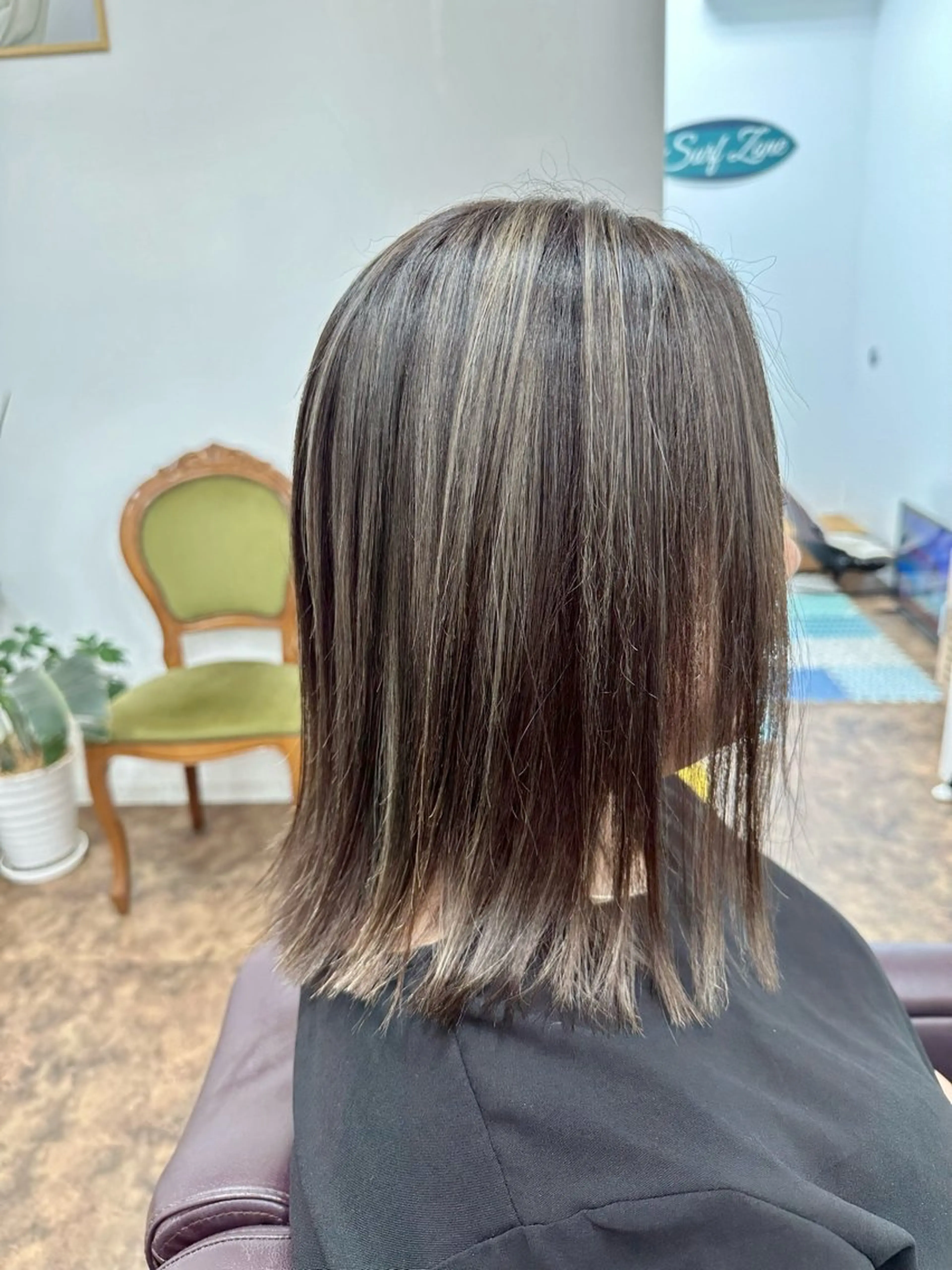 ミディアム ハイライト カット ヘアカラー トリートメント Loire SYURIのヘアスタイル