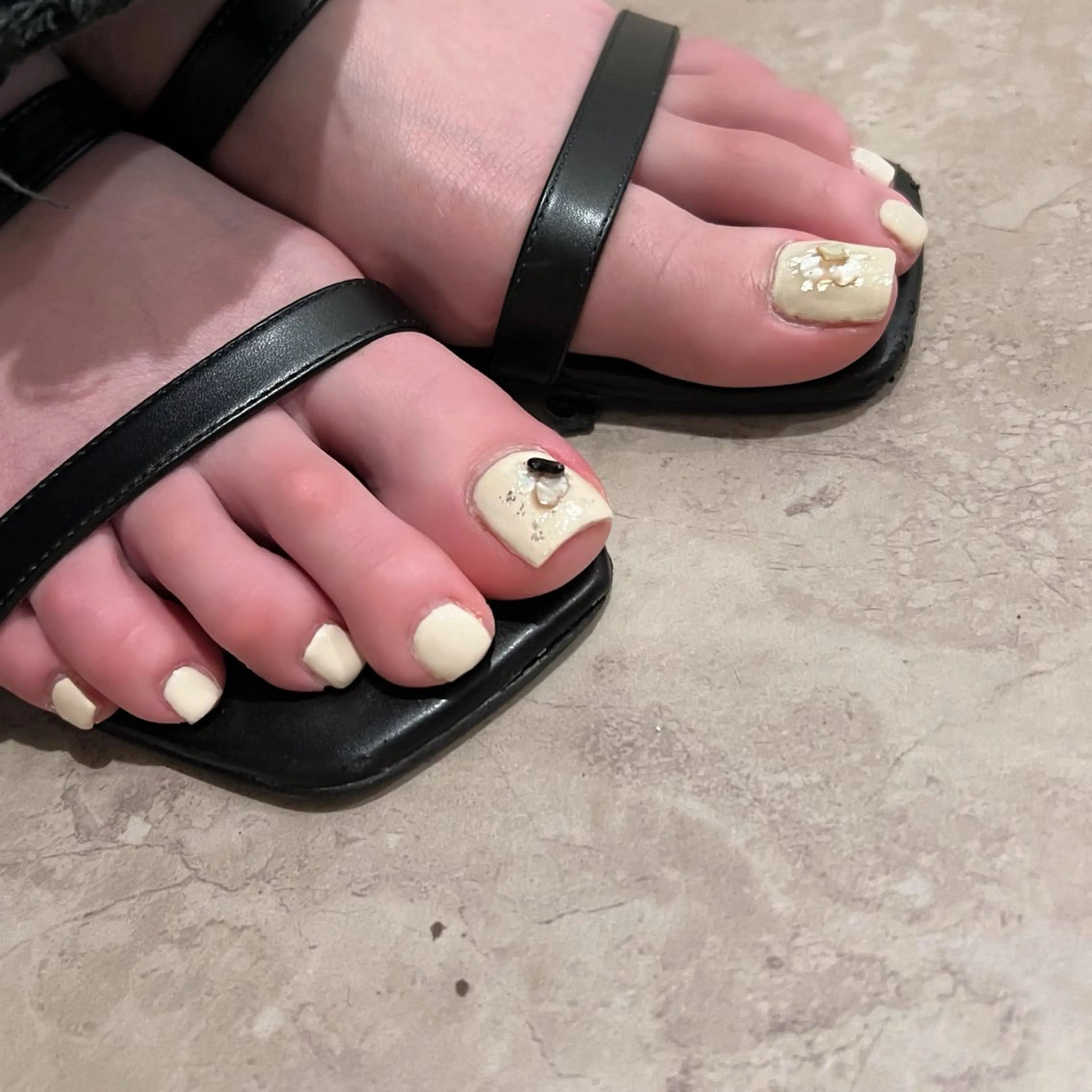 ネイル フレンチネイル ジェルネイル ニュアンスネイル オフィスネイル ワンカラーネイル シンプルネイル Ayaneのネイルデザイン