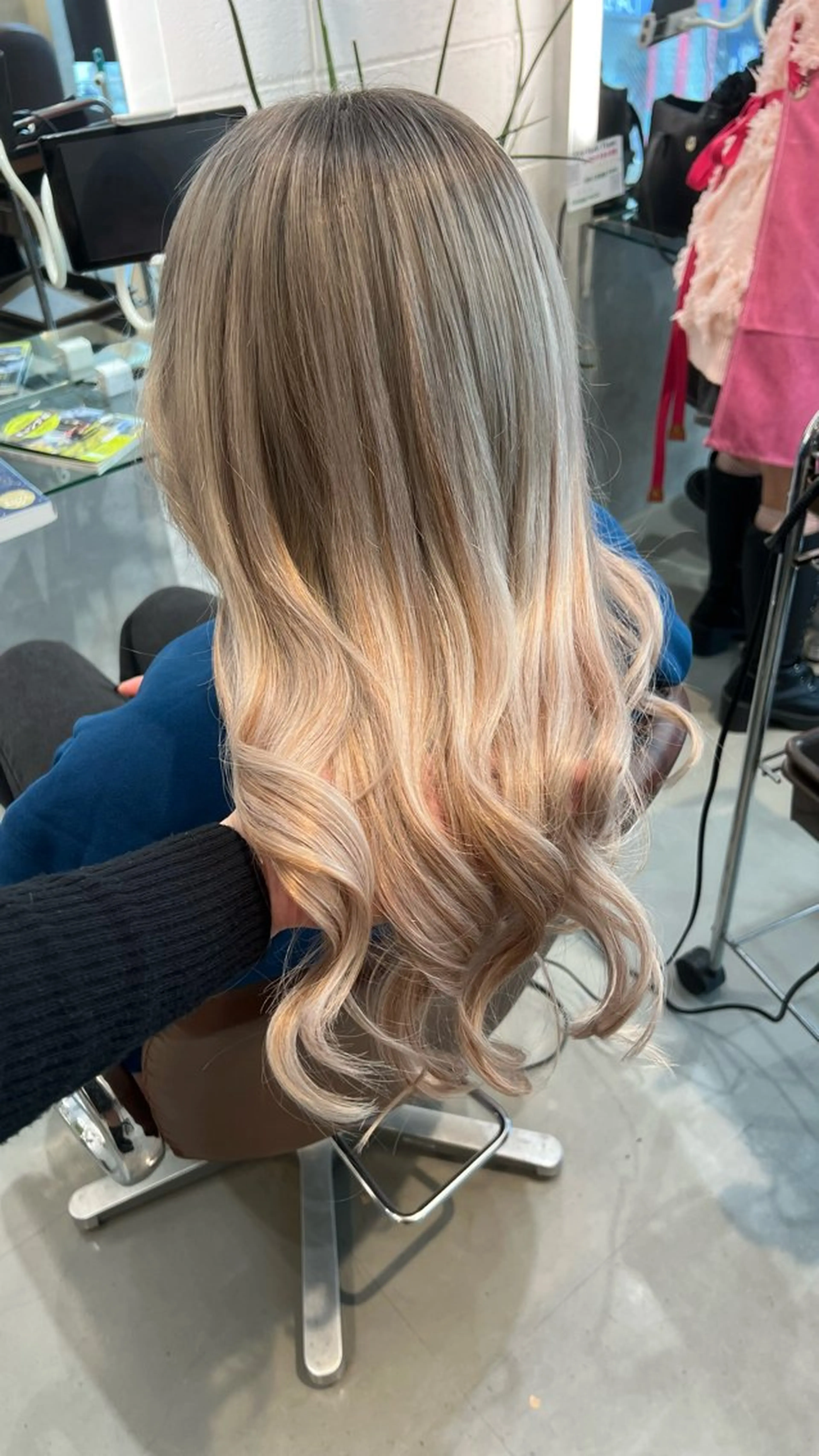 ロング エクステ ロング chic 渡辺 桃羽のヘアスタイル