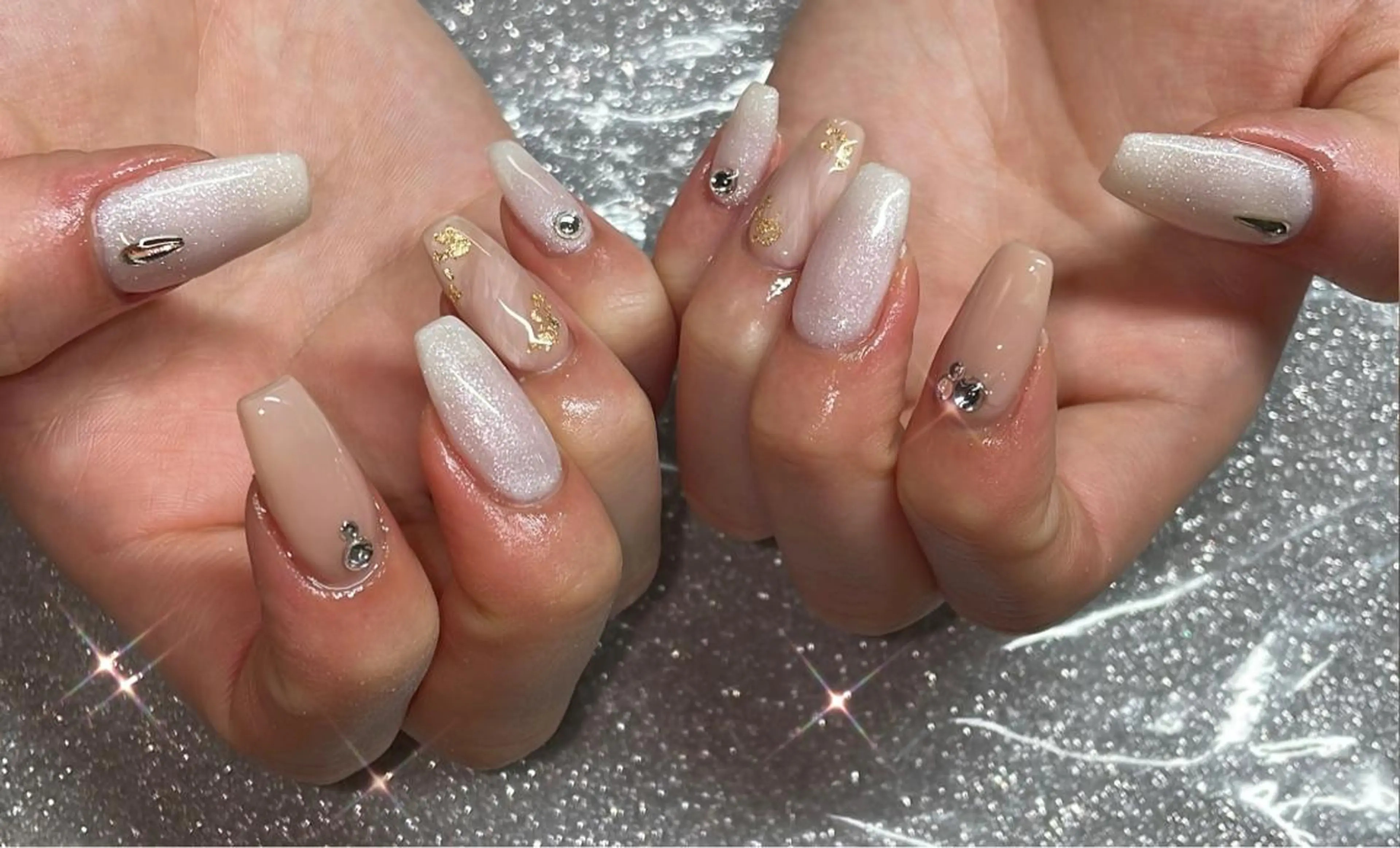 ネイル ハンドネイル VIERU 🌈🎀💖のネイルデザイン