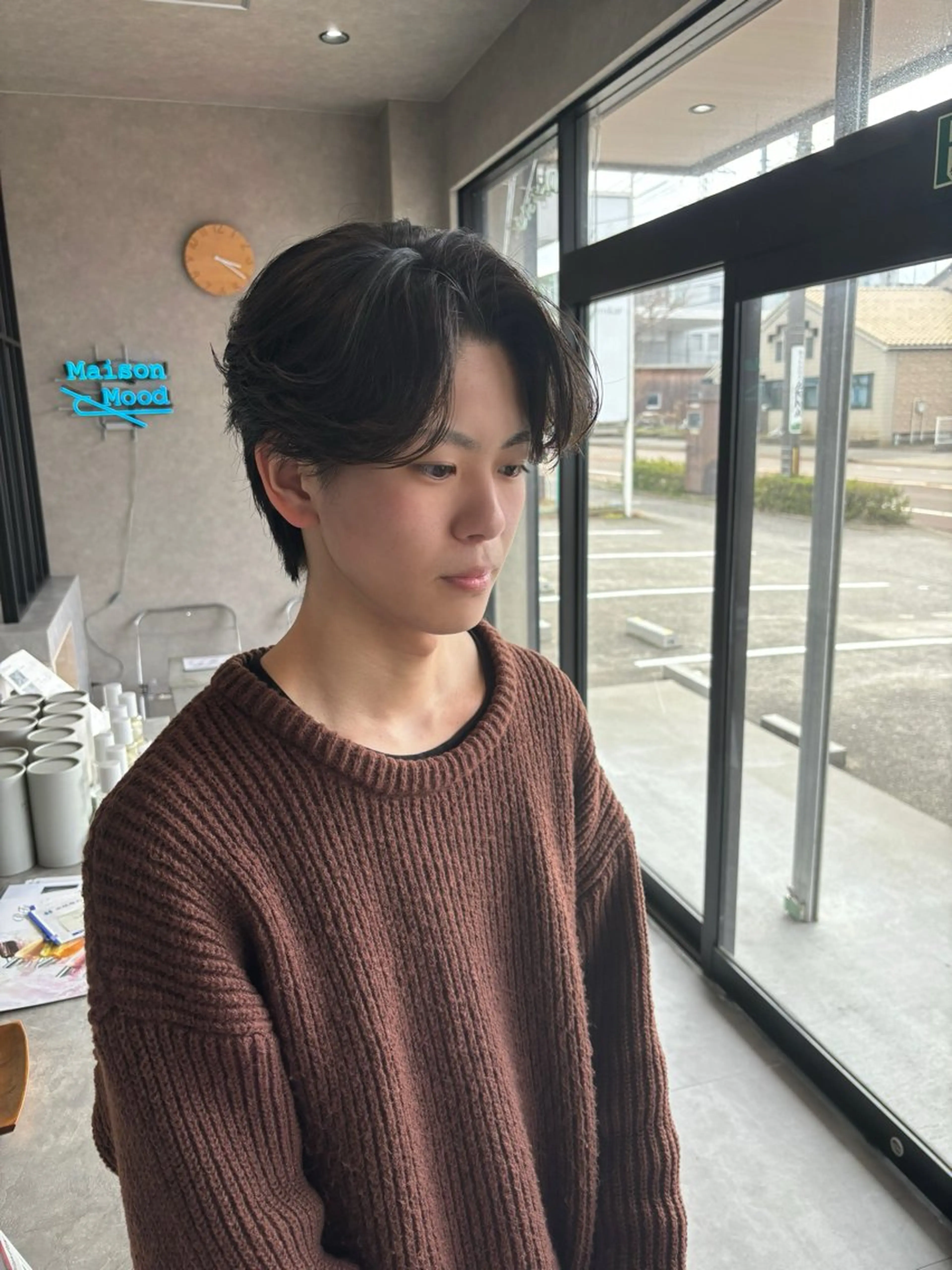 ショート パーマ メンズ センターパート メンズハイトーン マッシュウルフ マッシュ メンズパーマ カット 長谷川 湧のヘアスタイル