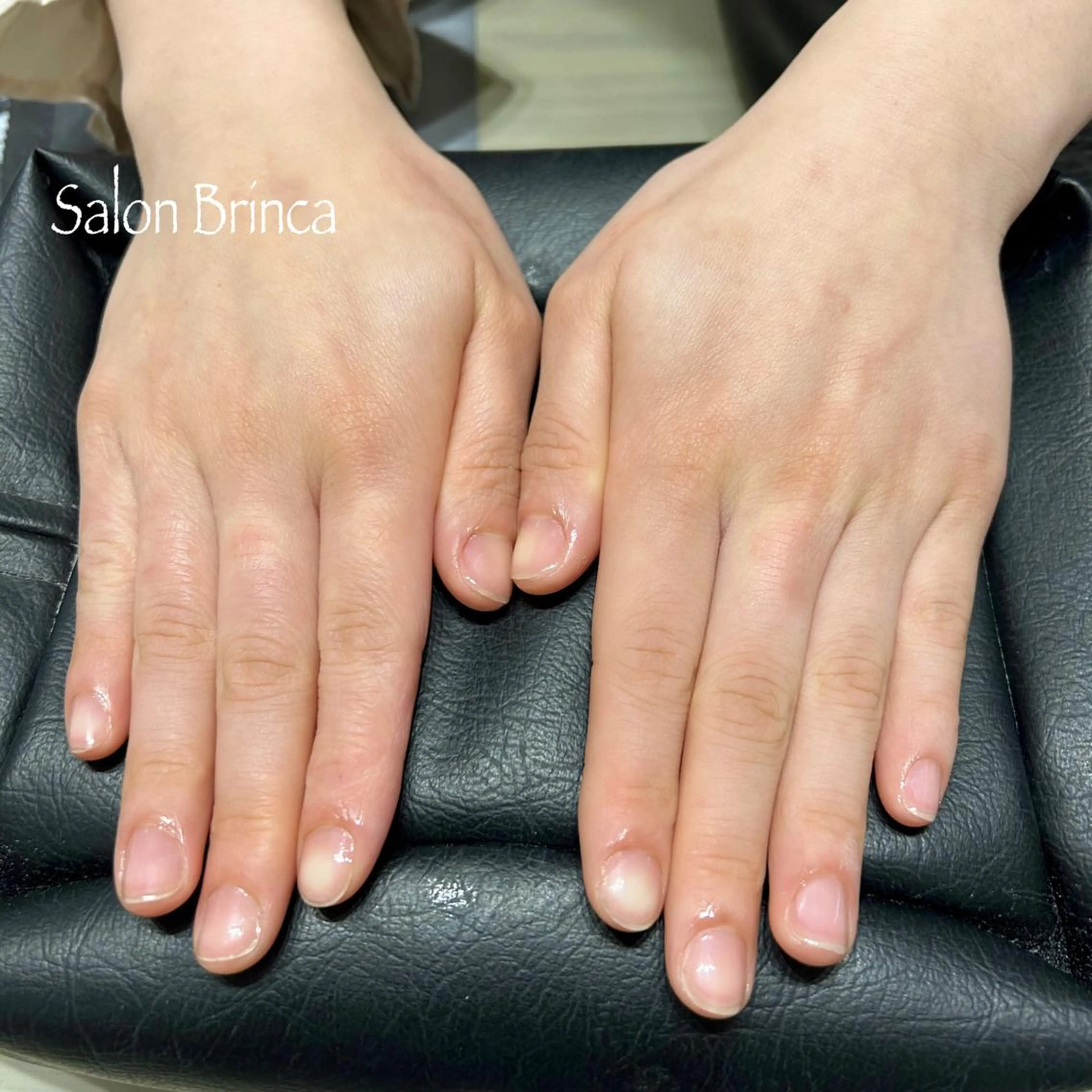 美爪ケア(長さ形を整える/甘皮処理/爪磨き)の写真