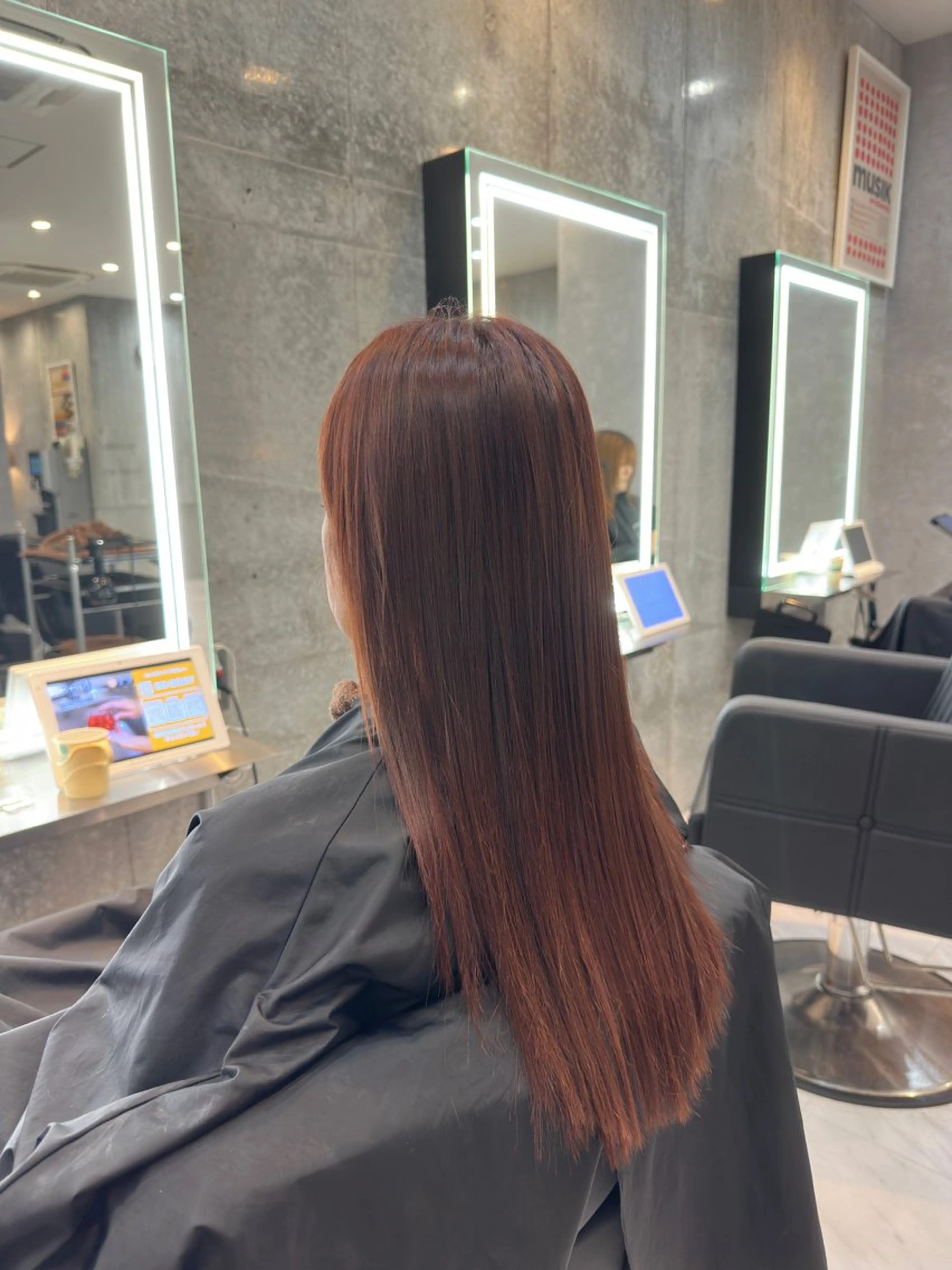 カラー 👽伊藤 幹恭のヘアスタイル